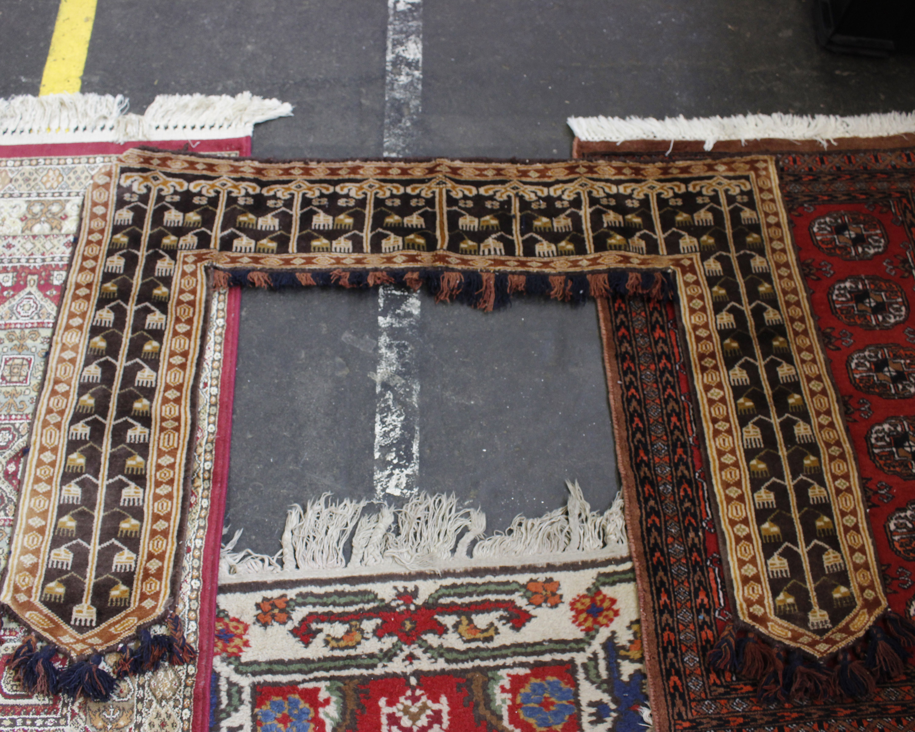 Collection of rugs - Image 3 of 10