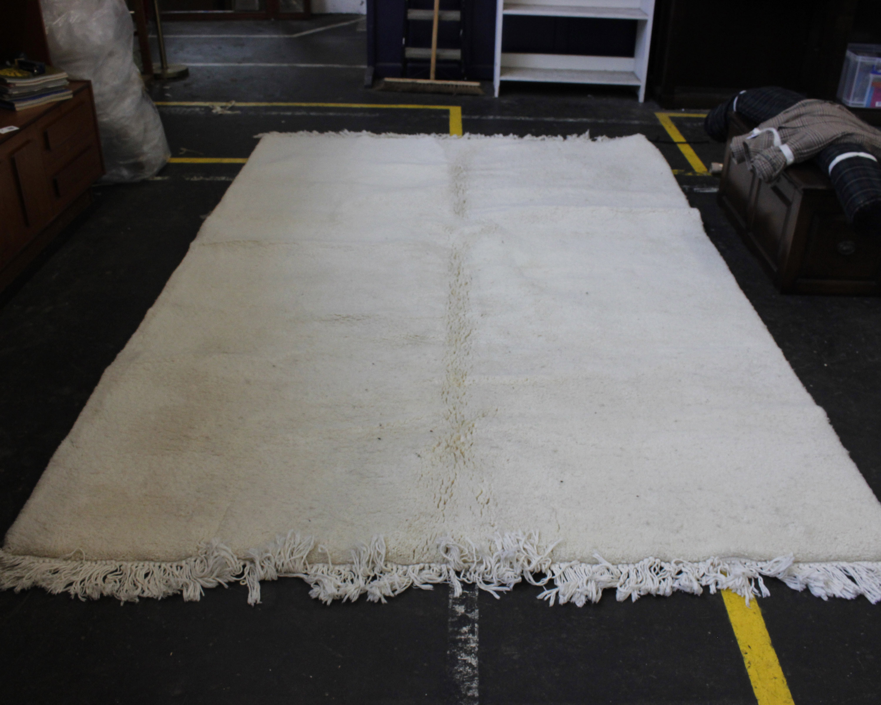 Large white wool rug very deep pile Dimensions 294cm x 197cm