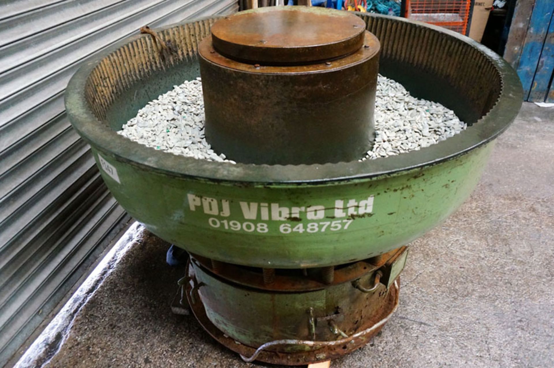 PDJ Vibratory Circular Bowl Finisher. Chamber Size 280 litre. Bowl Diameter 1300mm. - Image 2 of 3