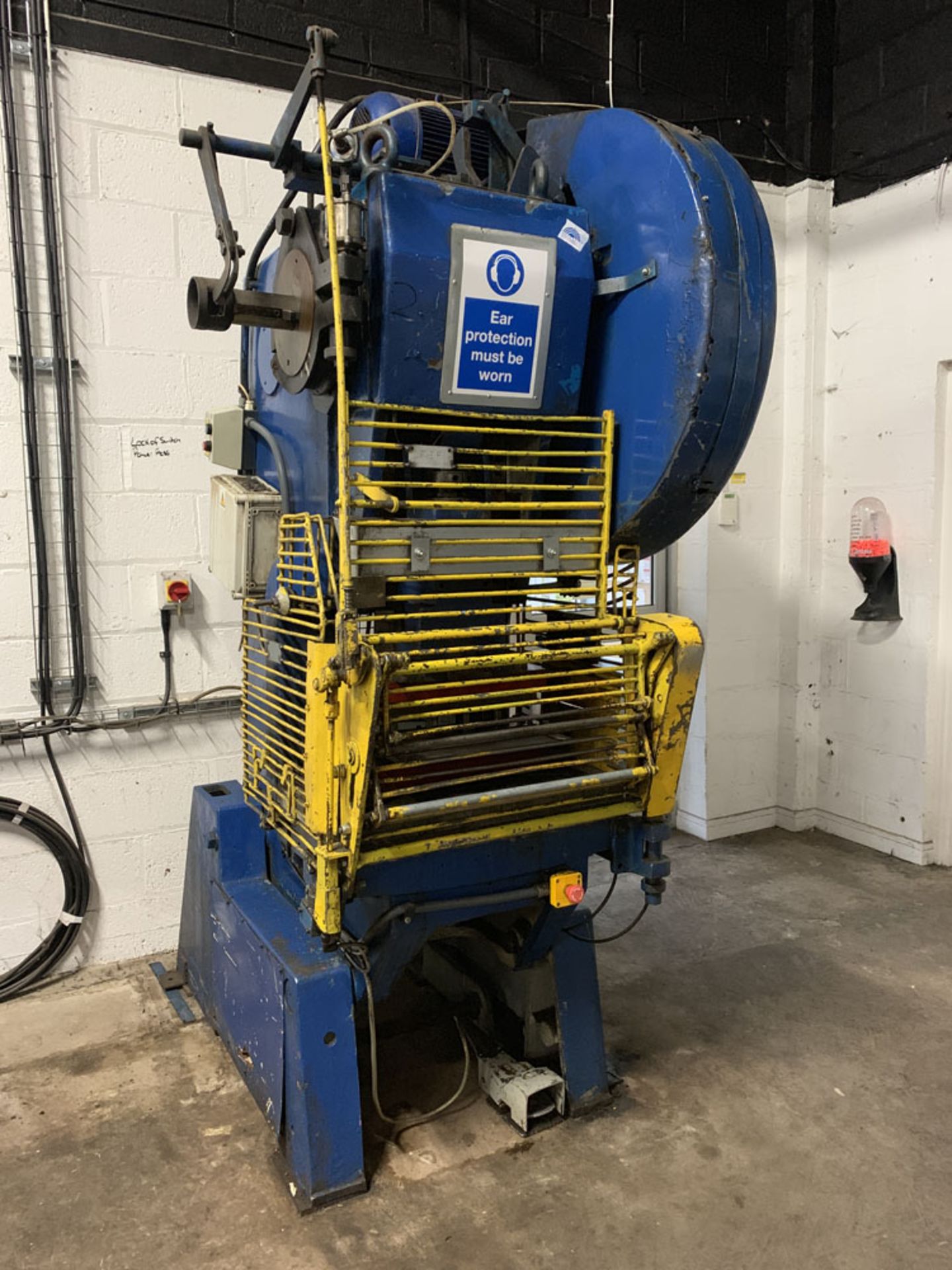 HME Cincinnati GP40 Power Press. 40 Ton Capacity.