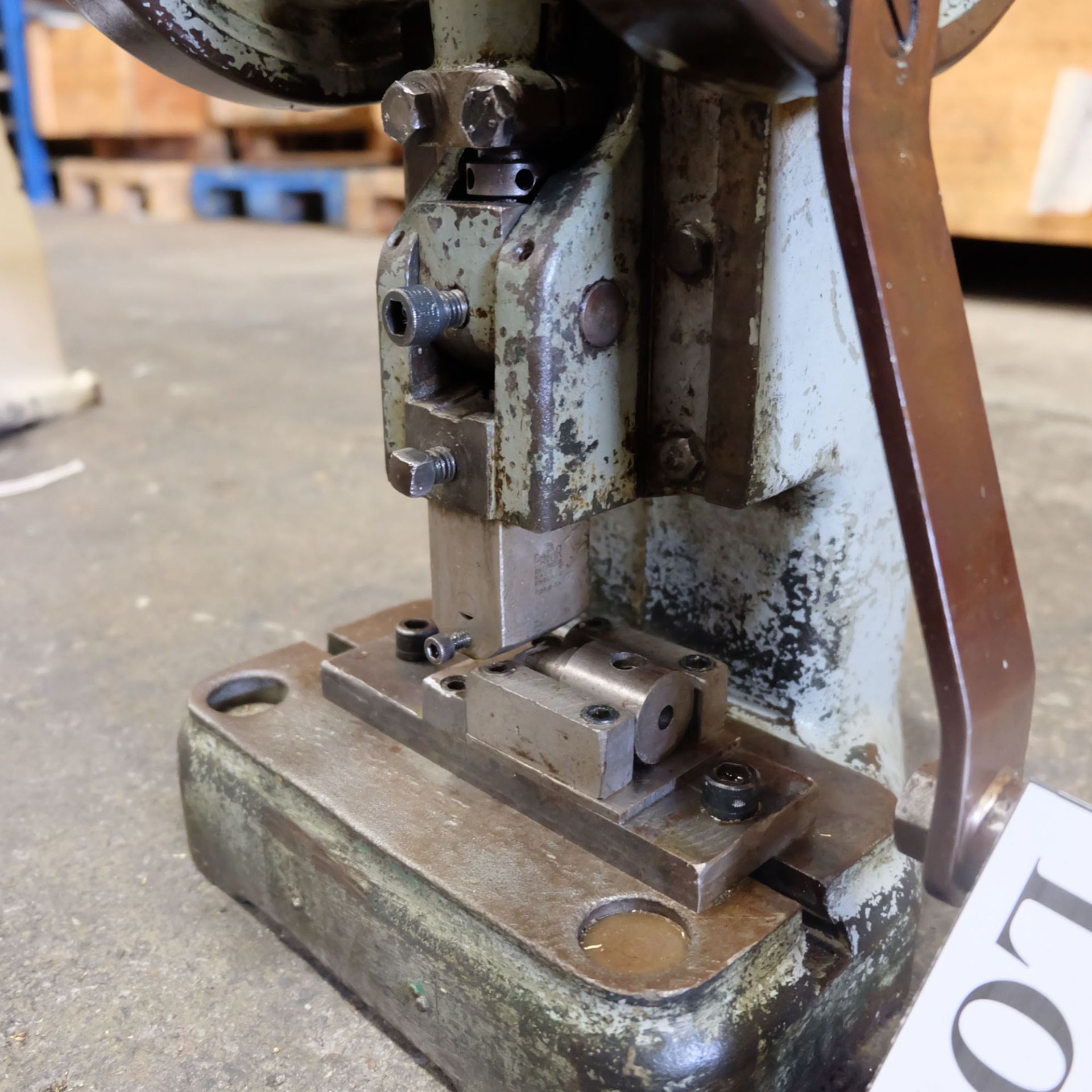 Smart & Brown Type H3 Toggle Press 2 1/4" Throat, 3" Daylight. Adjustable Stroke. Tee Slotted Table - Image 4 of 4