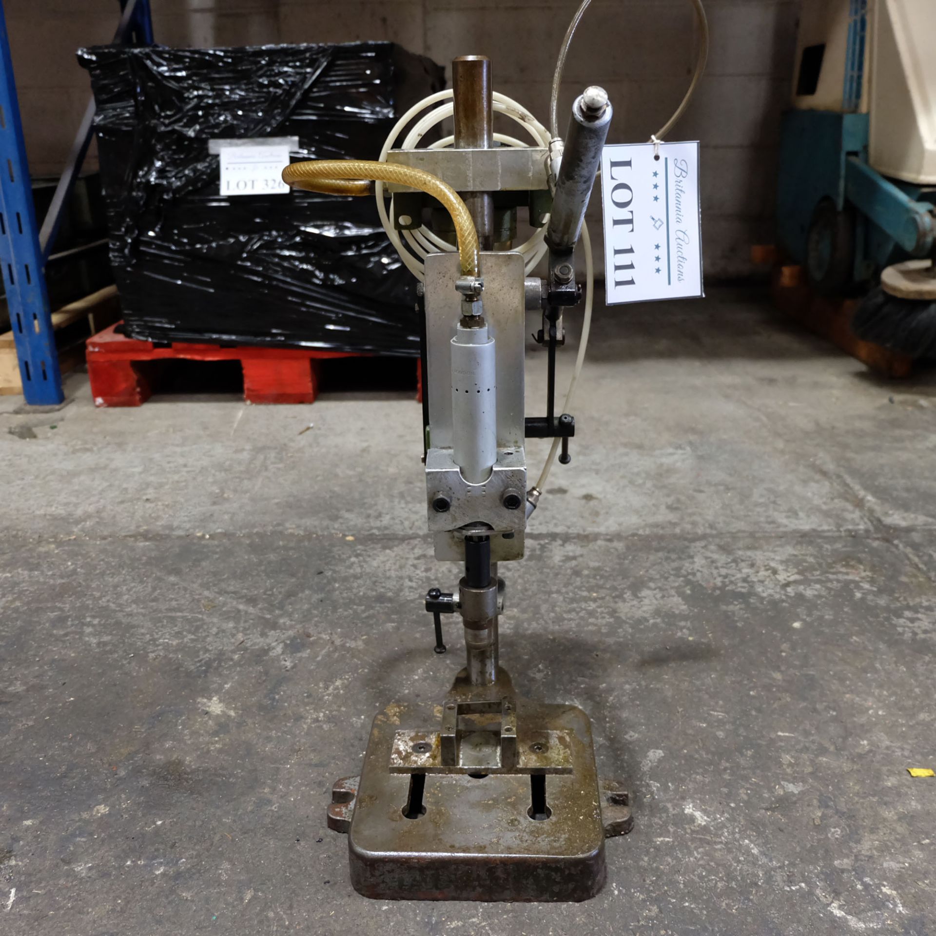 Pneumatic Hand Press Throat 4" Daylight 9"