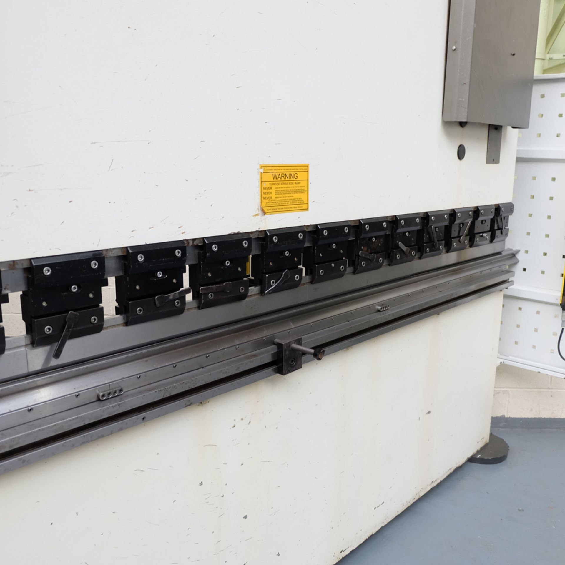 Ermak AP3120 Hydraulic Downstroke Press Brake. Capacity 3100mm x 6mm. Bending Force 120 Ton. - Image 6 of 14