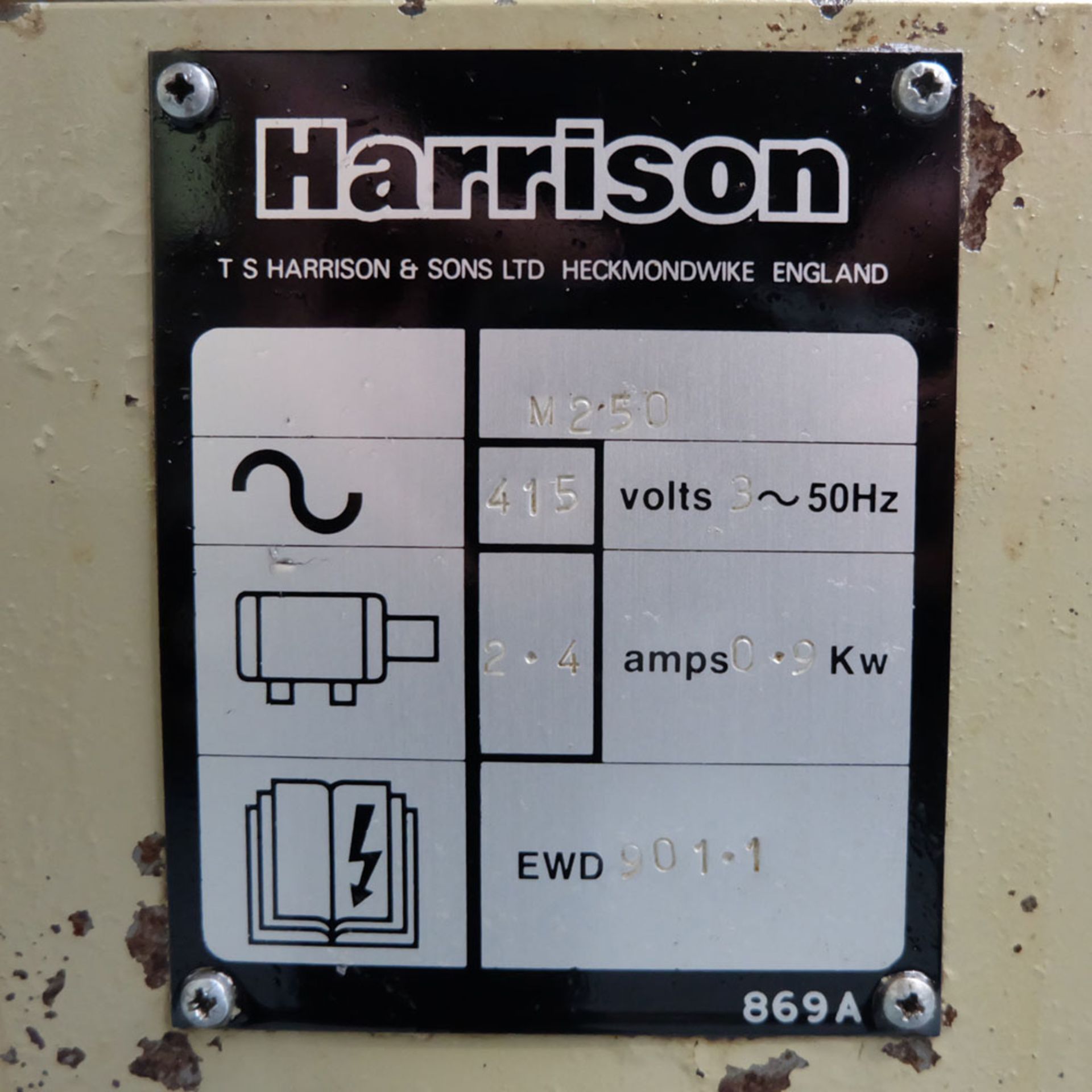 Harrison M250 Tool Room Centre Lathe. Swing Over Bed 13". Distance Between Centres 30". - Image 10 of 14