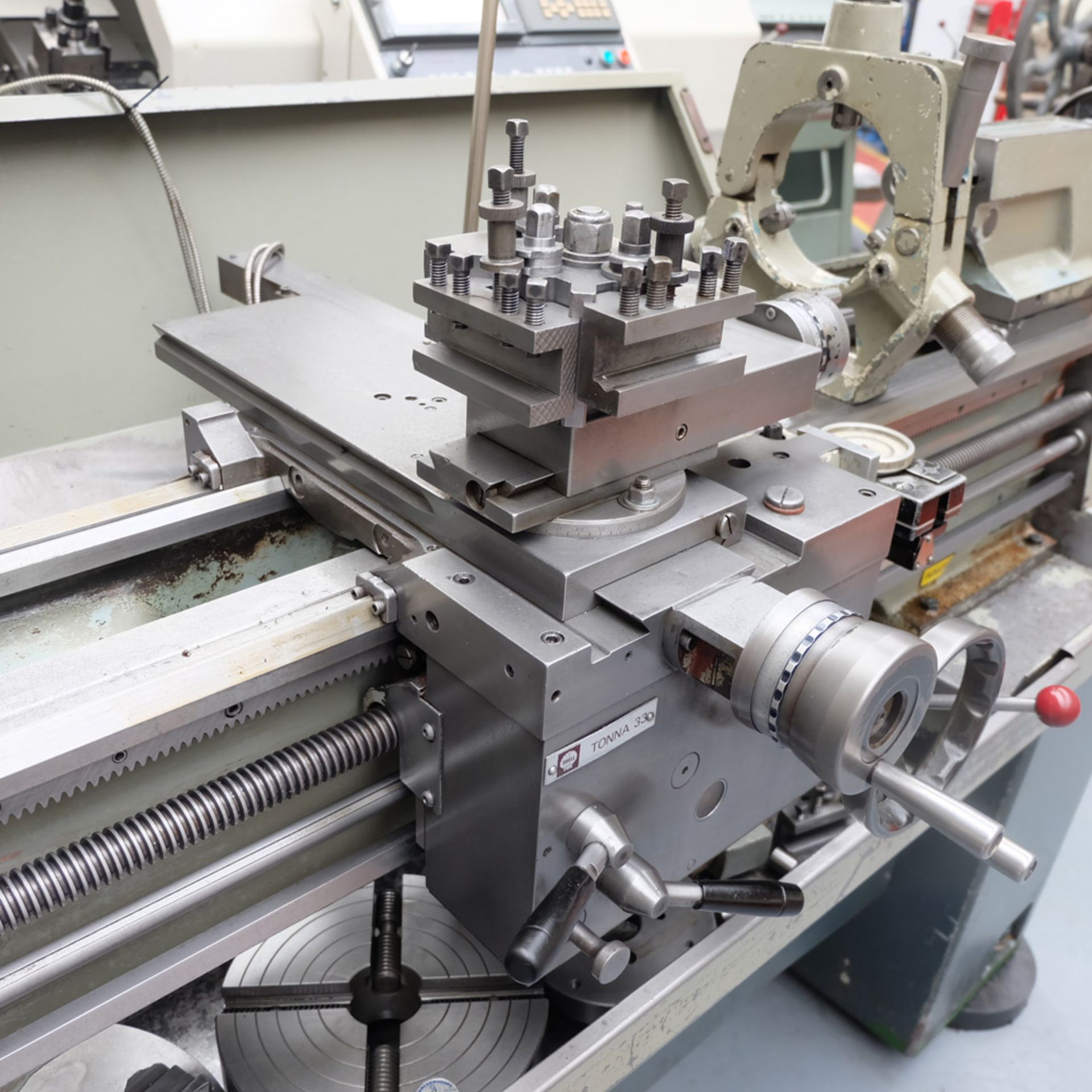 Colchester Master 2500 Straight Bed Centre Lathe. - Image 5 of 13