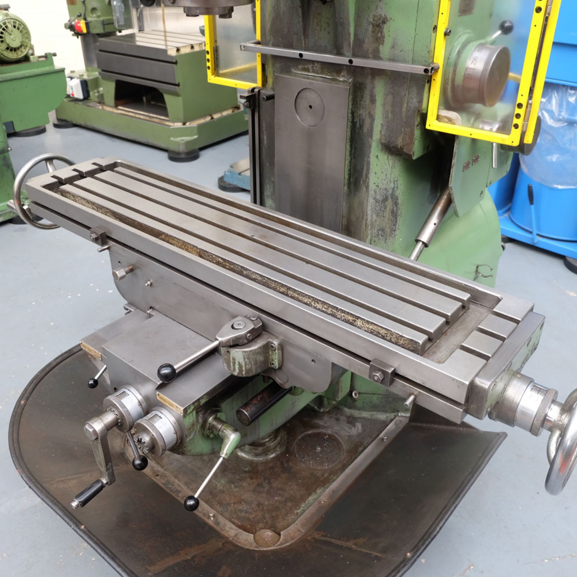 Richmond No.3V Vertical Milling Machine. Spindle Taper 40 INT. Table Size 48" x 11". - Image 3 of 10