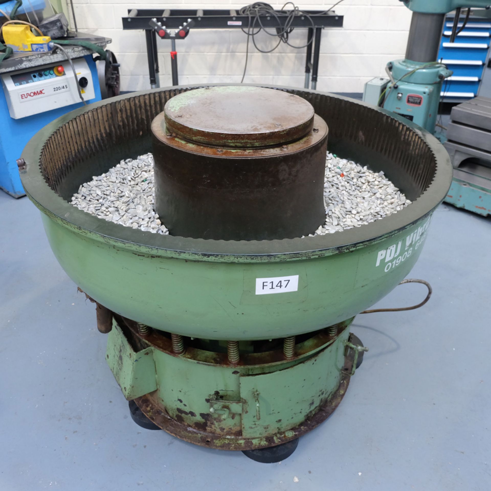 PDJ Circular Vibratory Bowl Finisher. Size 1300mm Diameter. Through Size 300mm. Bowl Height 950mm. - Image 2 of 5