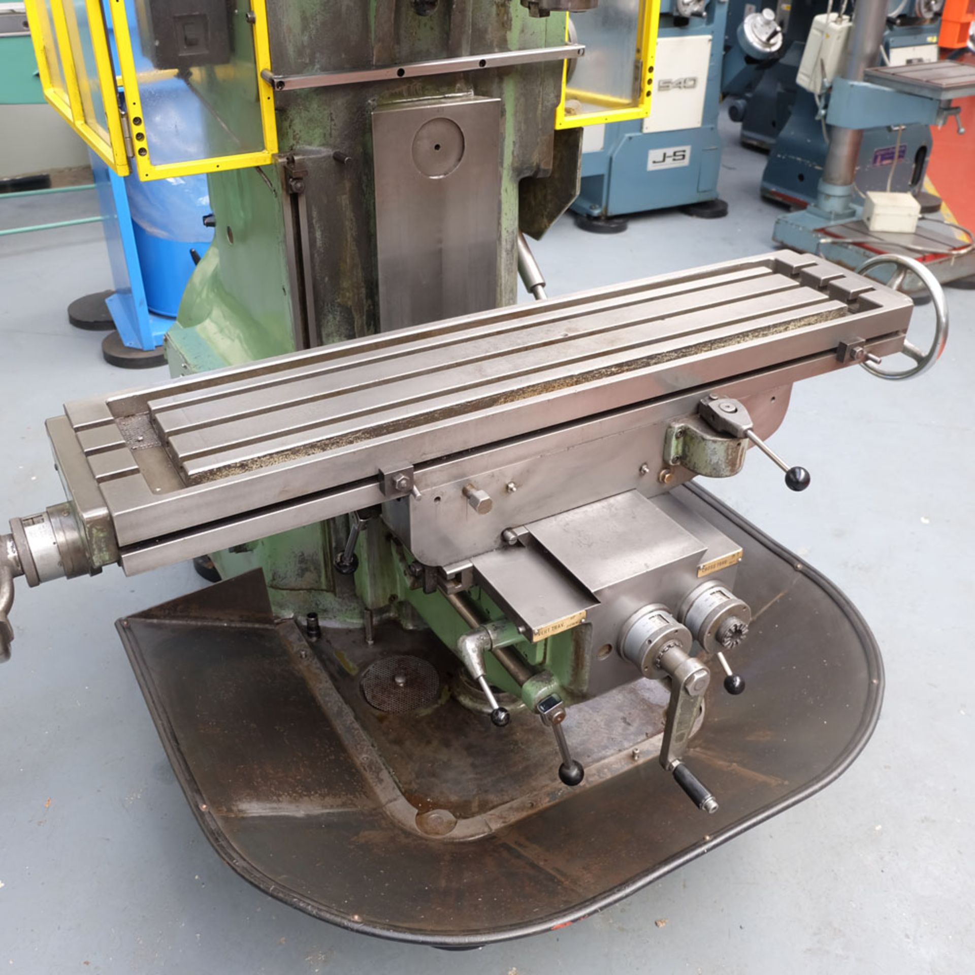 Richmond No.3V Vertical Milling Machine. Spindle Taper 40 INT. Table Size 48" x 11". - Image 4 of 10