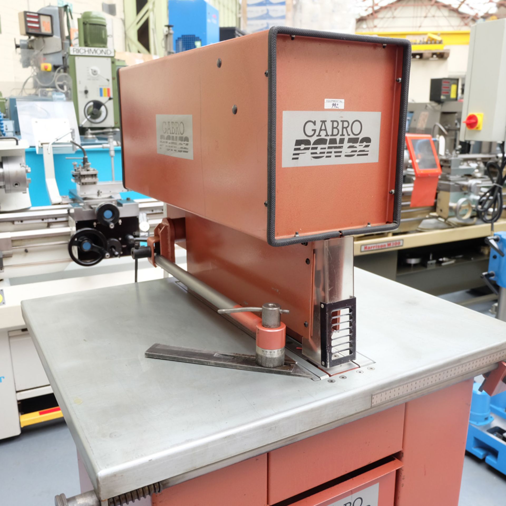 Gabro Type PGN 32 Pneumattic Sheet Metal Guillotine/Notcher. - Image 2 of 9