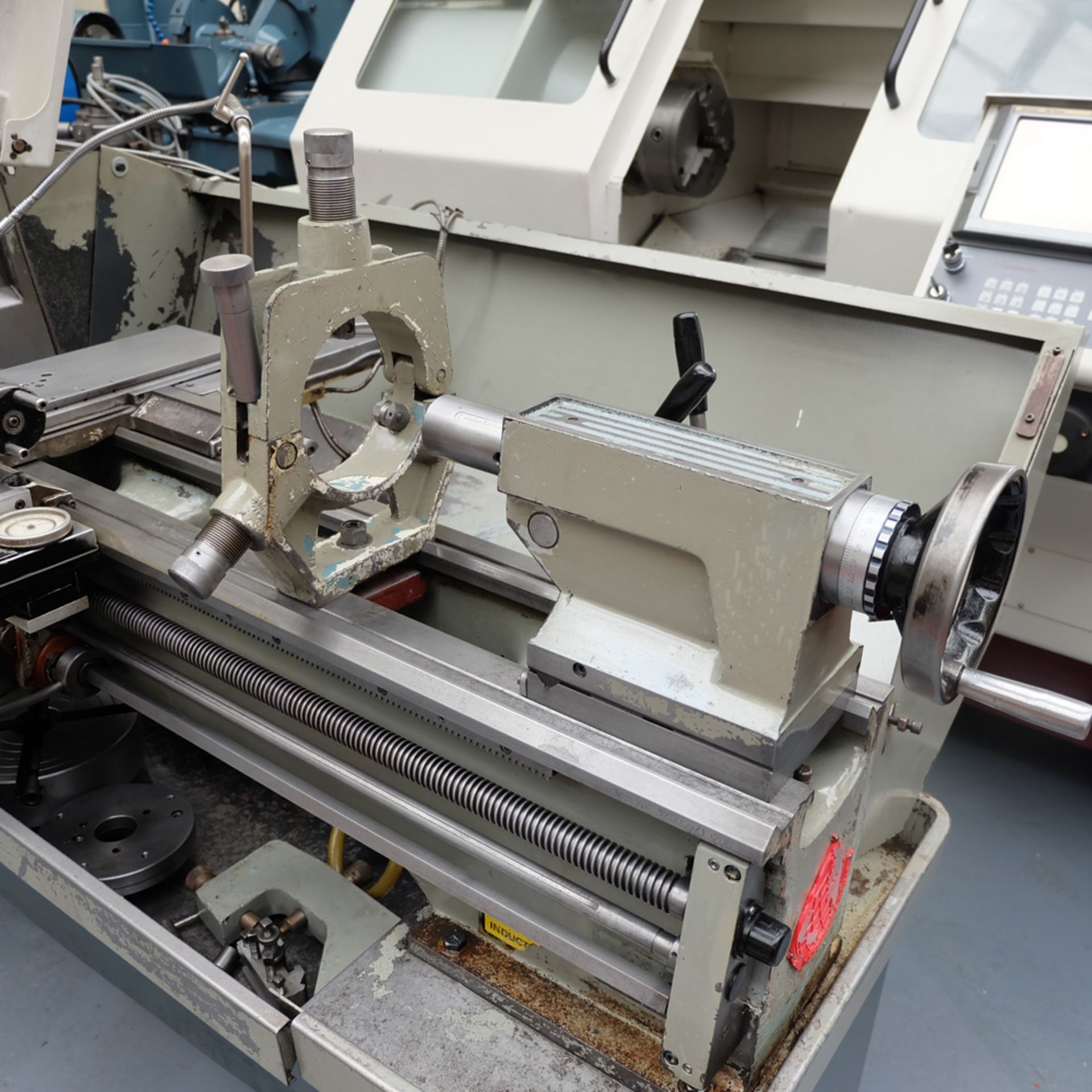 Colchester Master 2500 Straight Bed Centre Lathe. - Image 9 of 13