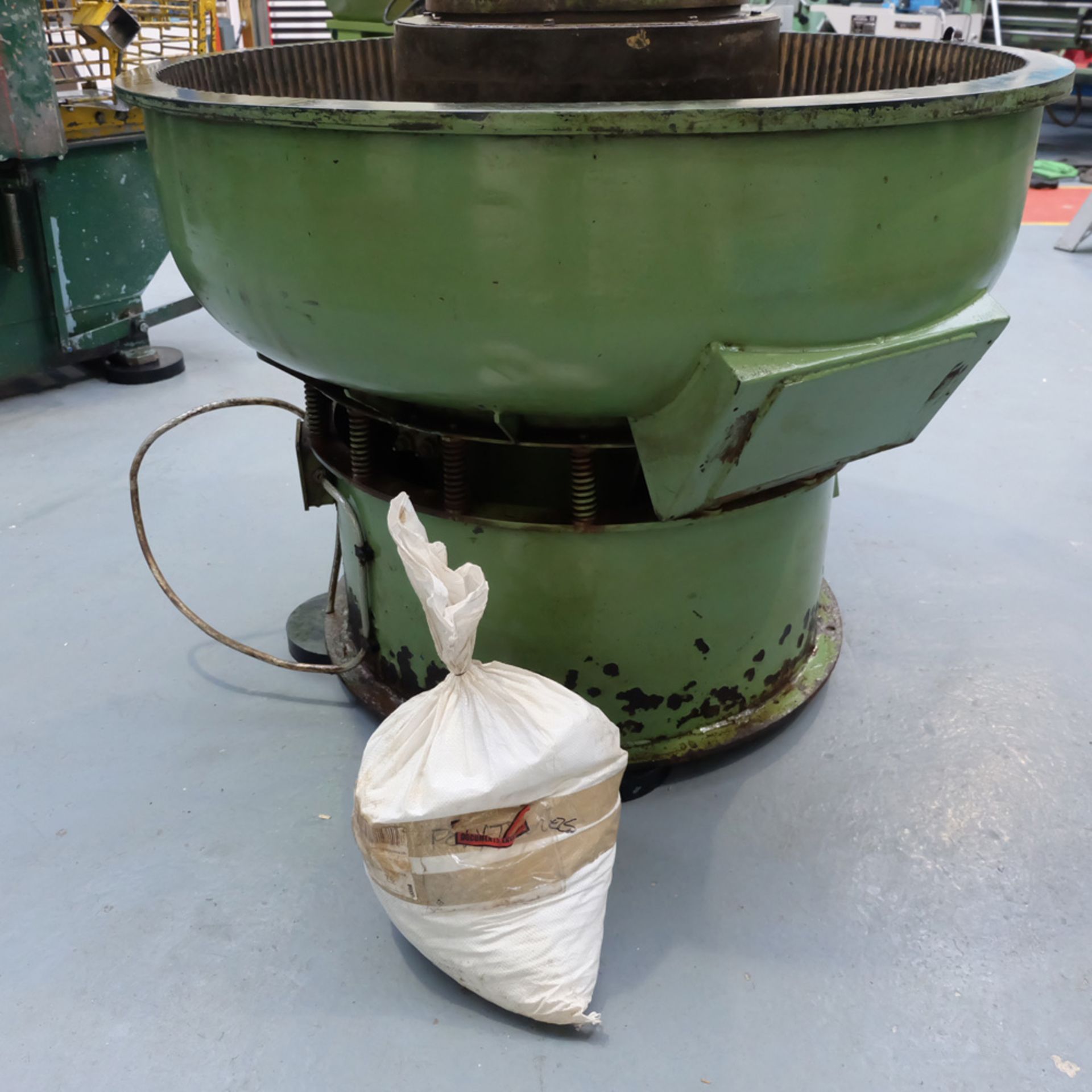 PDJ Circular Vibratory Bowl Finisher. Size 1300mm Diameter. Through Size 300mm. Bowl Height 950mm. - Image 5 of 5