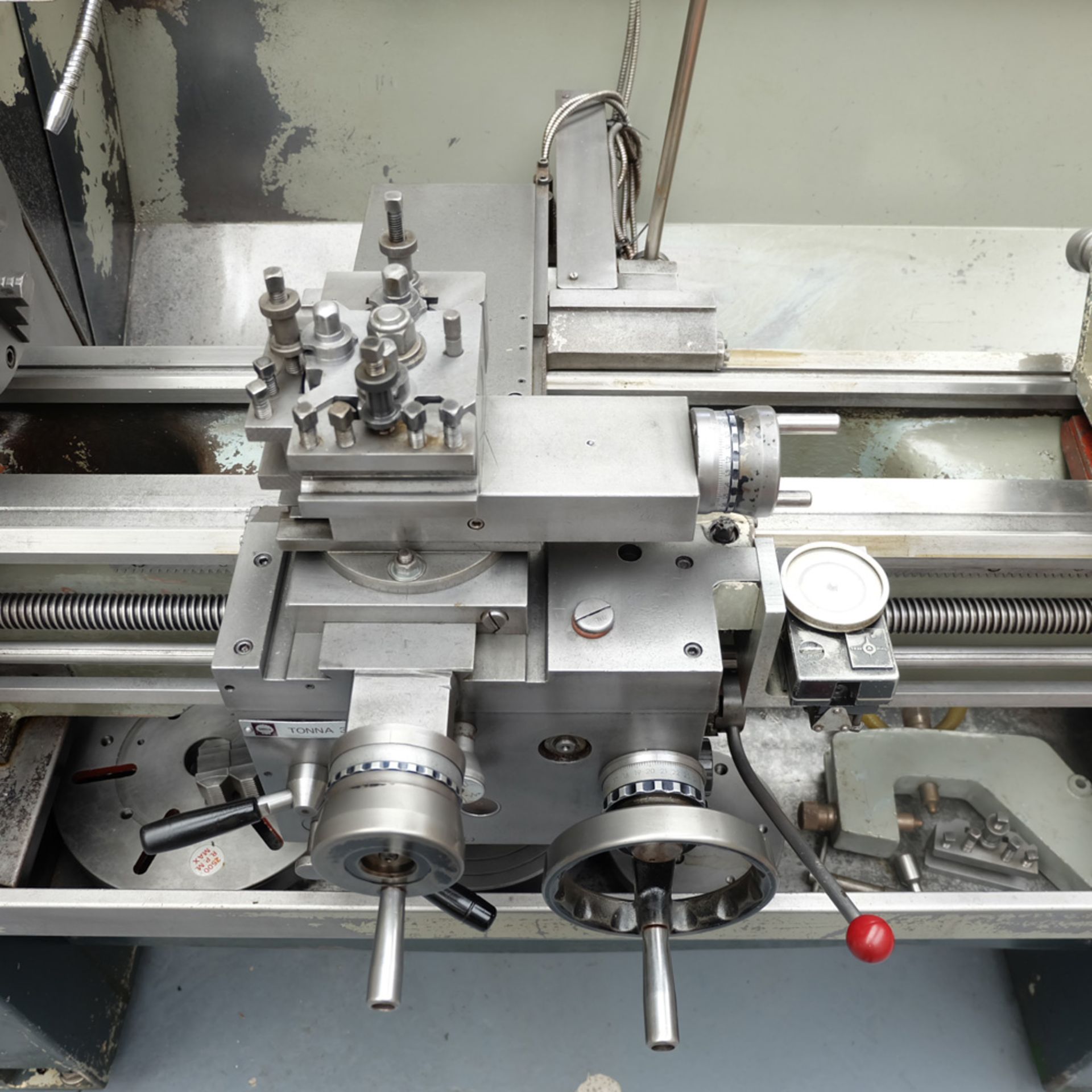 Colchester Master 2500 Straight Bed Centre Lathe. - Image 7 of 13