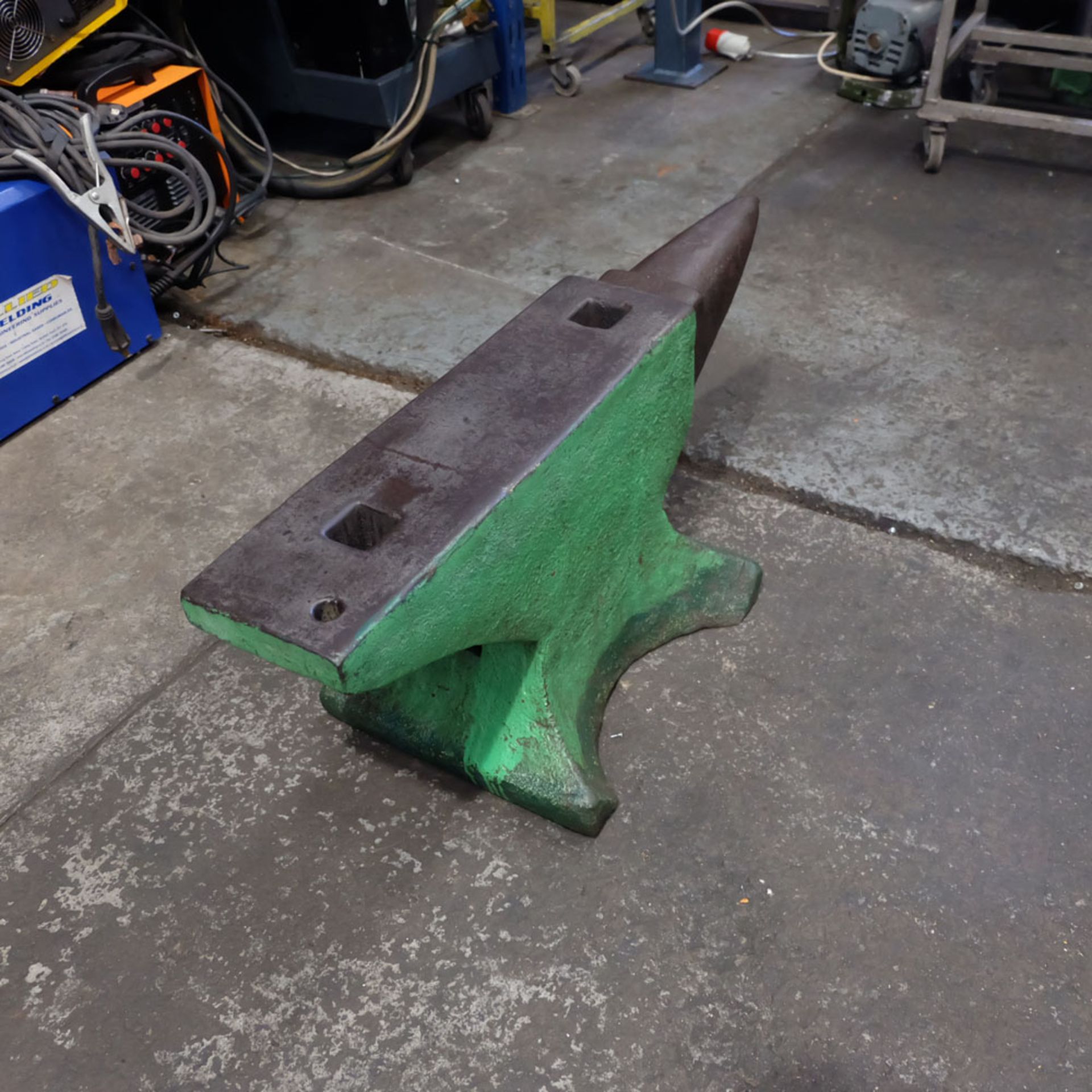 Blacksmiths Anvil. Total Length 35". Working Height 14". Flat Surface Area 22" x 6". Horn Length 12" - Image 3 of 6