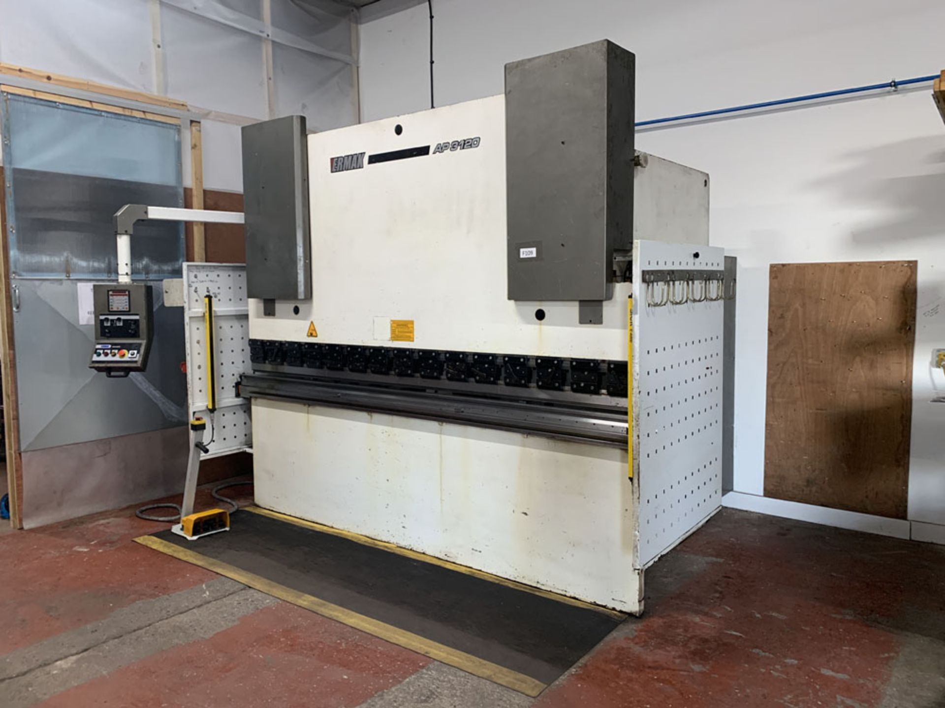 Ermak AP3120 Hydraulic Downstroke Press Brake. Capacity 3100mm x 6mm. Bending Force 120 Ton. - Image 2 of 8