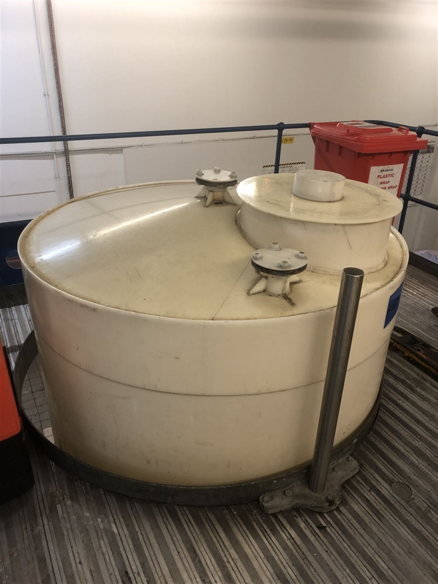 5000 Litre plastic cylindrical storage tank