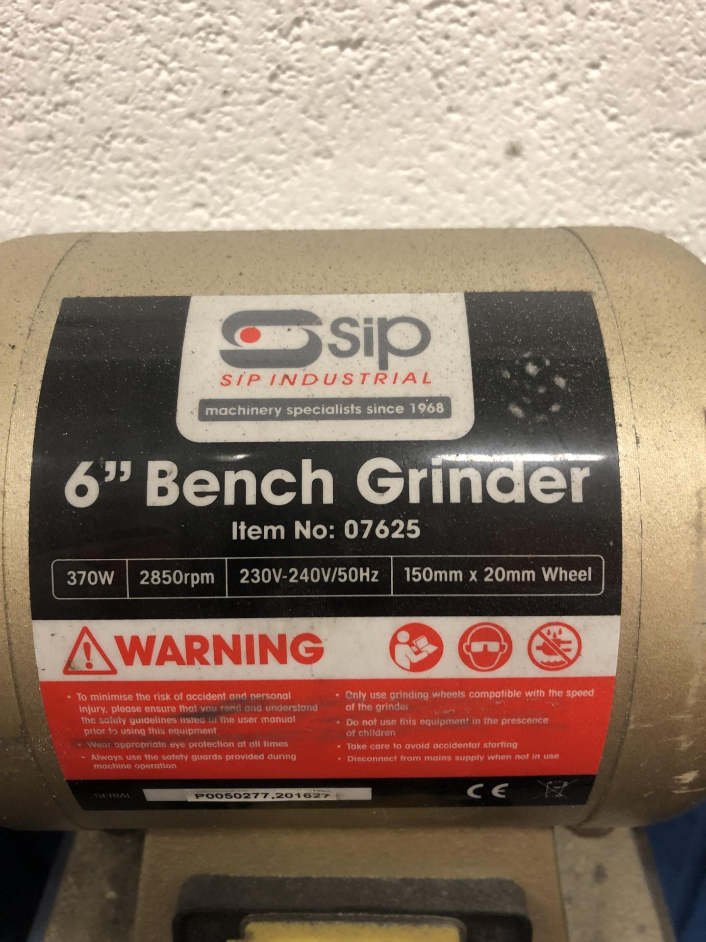 SIP 6" Bench Grinder - Item Number 07625 (370W, 2850rpm, 230v-240v/50Hz, 150mm x 20mm Wheel) *s/n P - Image 7 of 7