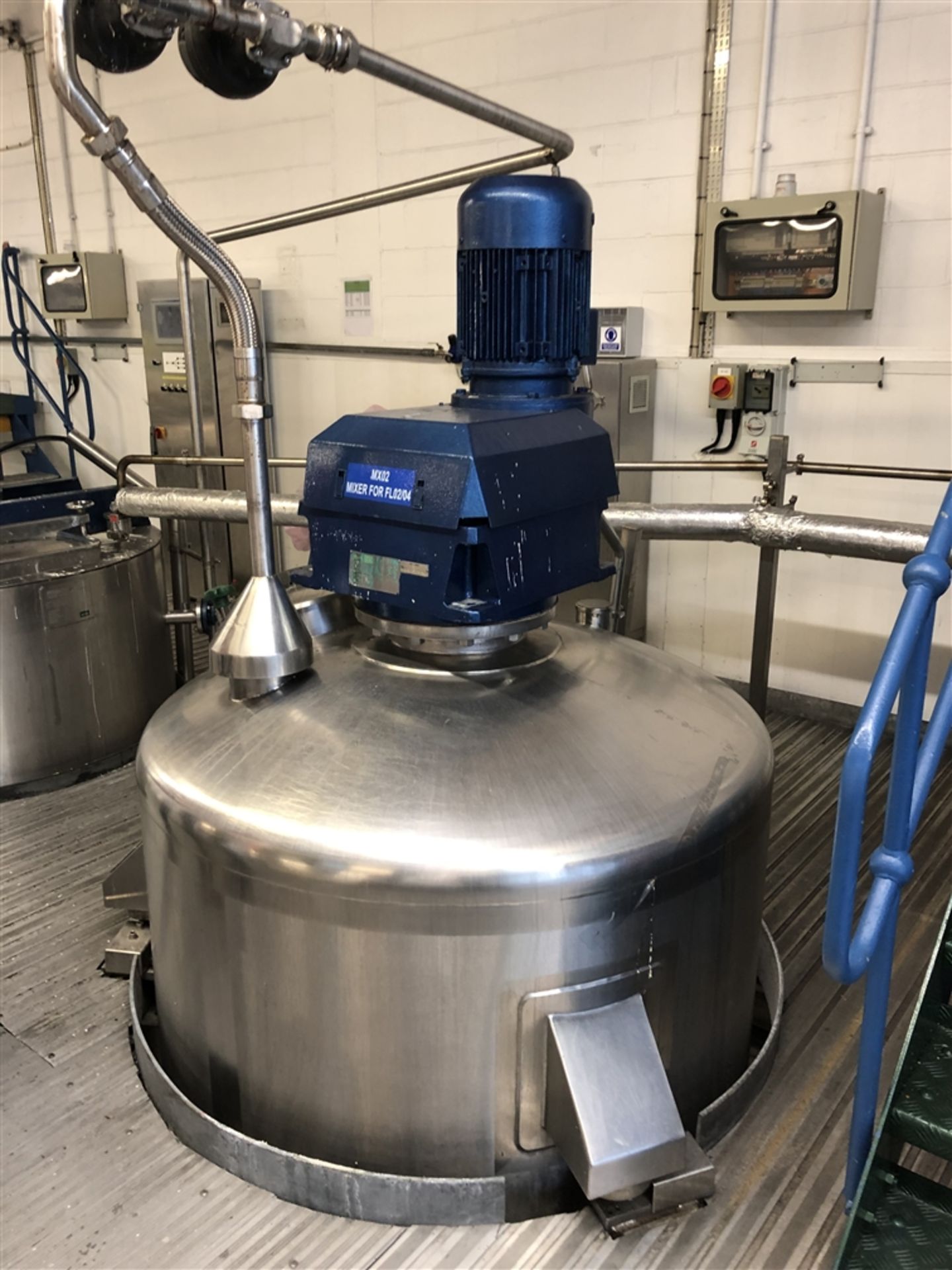 Bibby’s 2500 Litre jacketed mixing vessel with Lig - Image 2 of 5