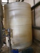 6500 Litre cylindrical plastic storage tank