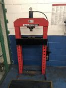 Clarke Strong Arm CSP25F Hydraulic Press *Year 1998, Capacity 2500kg*