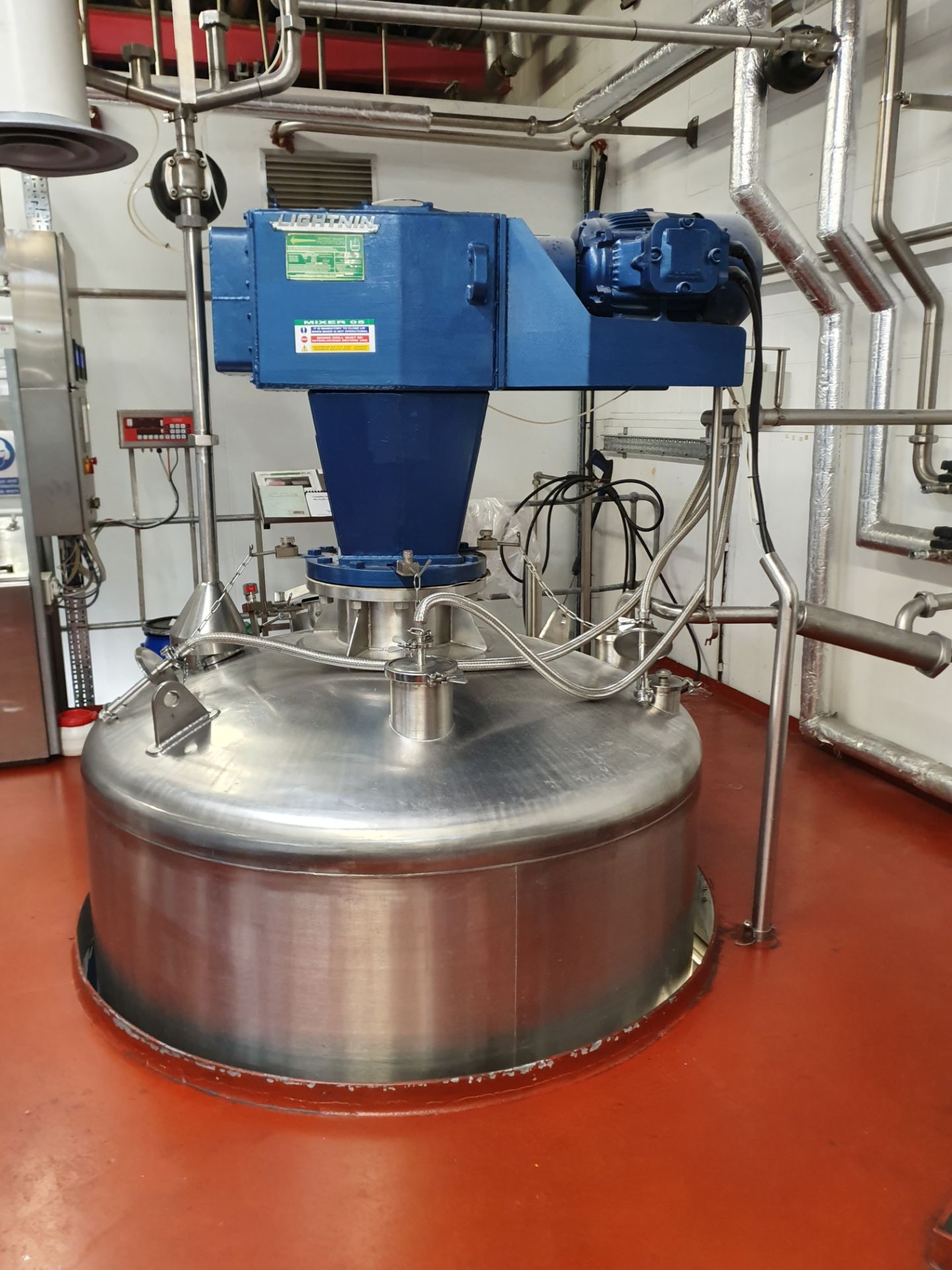 5000 Litre stainless steel mixing vessel with Ligh