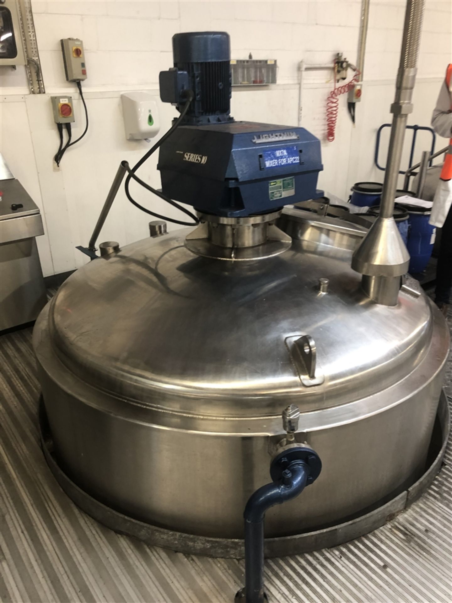 Websters 10,000 Litre jacketed mixing vessel with