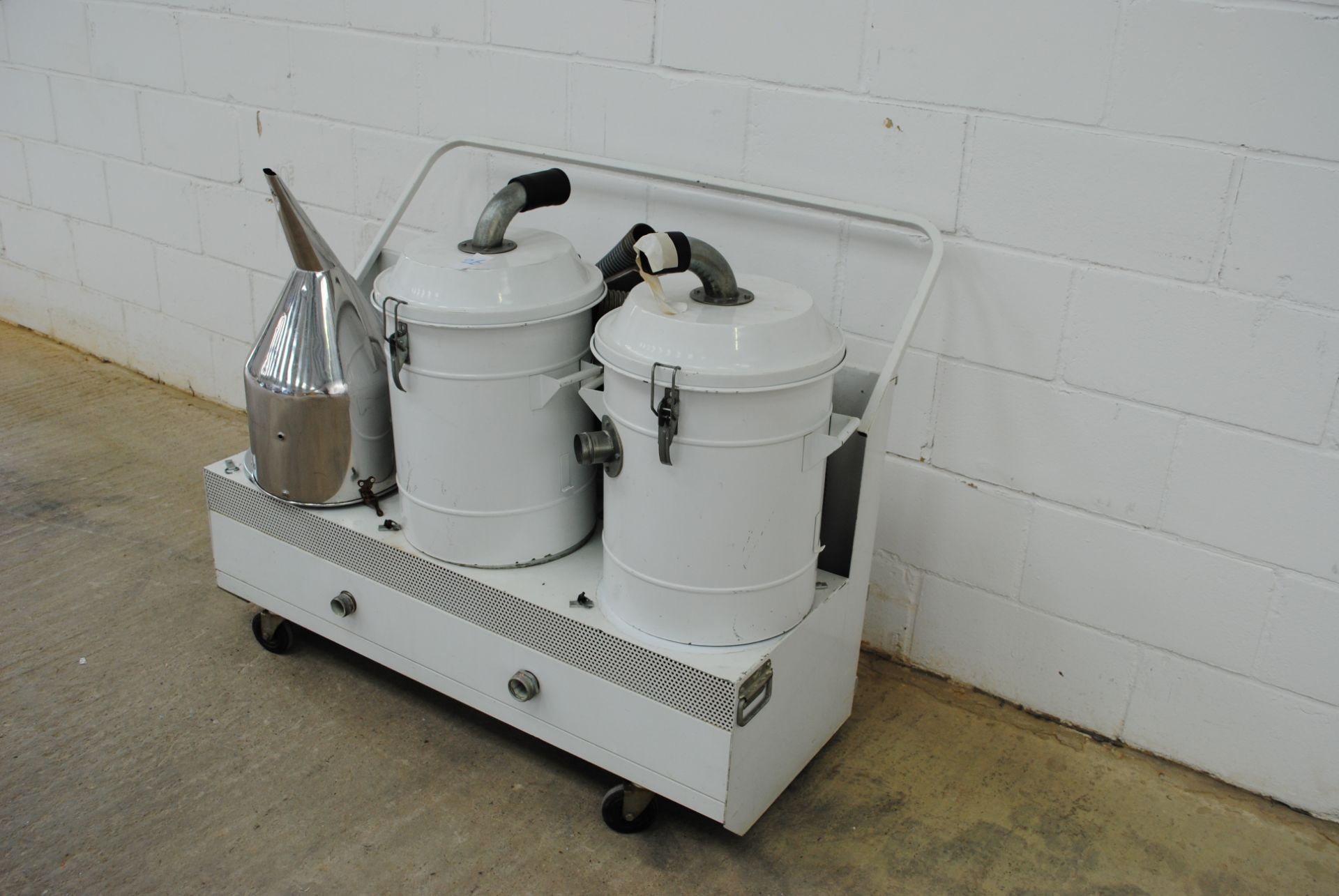 Cfm Zooca Model- C 315036 Industrial Vacuum Model - Image 2 of 5