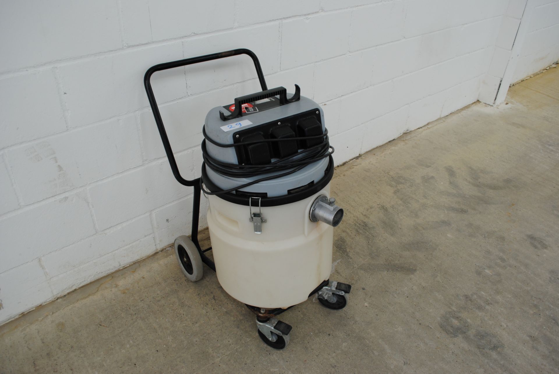 IUGFZNilfisk UZ 778 HD Series Industrial Vaccum S/N:0039 00002 - Image 3 of 5