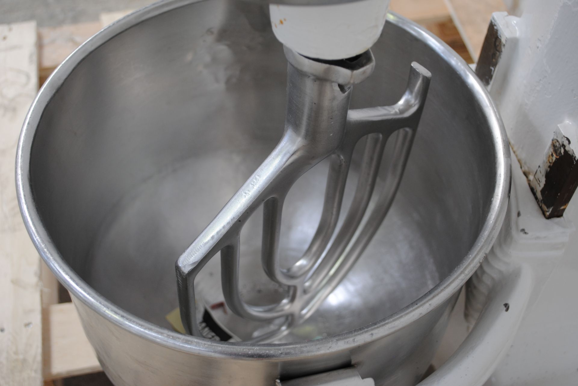 Swallow Enginering Planetary Dough Three speed Electric Mixer With Mixing Bowl & Mixing Attachment - Image 5 of 5