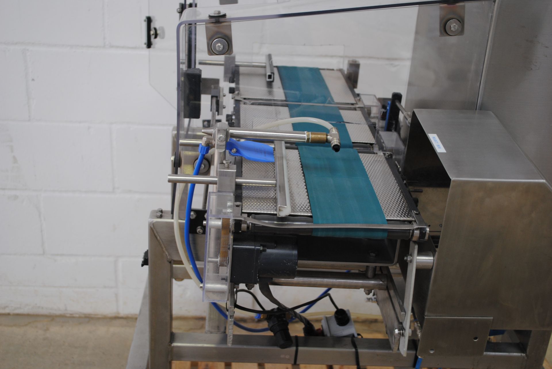 Best Inspection Model: PC29 Checkweigher built by Best Inspection, model PC29, S/N:B3158, - Image 7 of 9