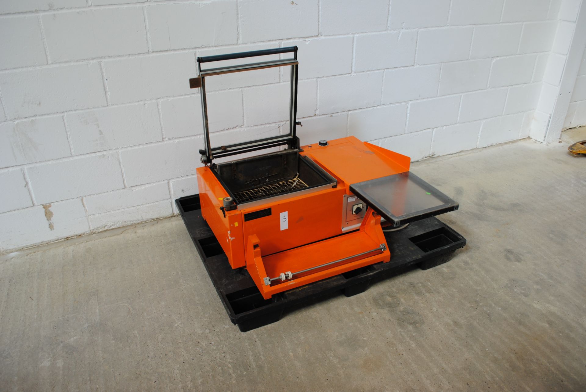 Quick Pack Ltd Model-3458 Semi Automatic Shrink Wrapping Machine Min:75 V.220/240 IPH KW-3.25 HZ. - Image 3 of 5