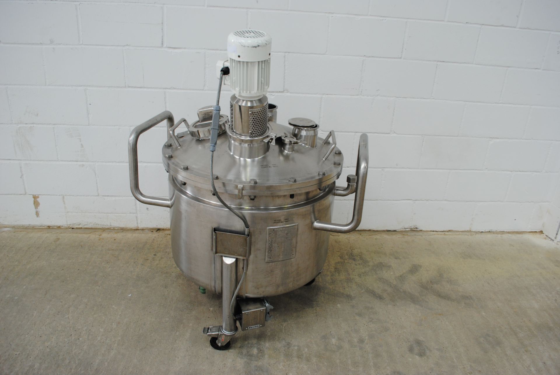 Bibby's 180 Litre Stainless Steel Jacketed Mixing Vessel With Agitator, Shell - 2.2, Jacket - 5.57