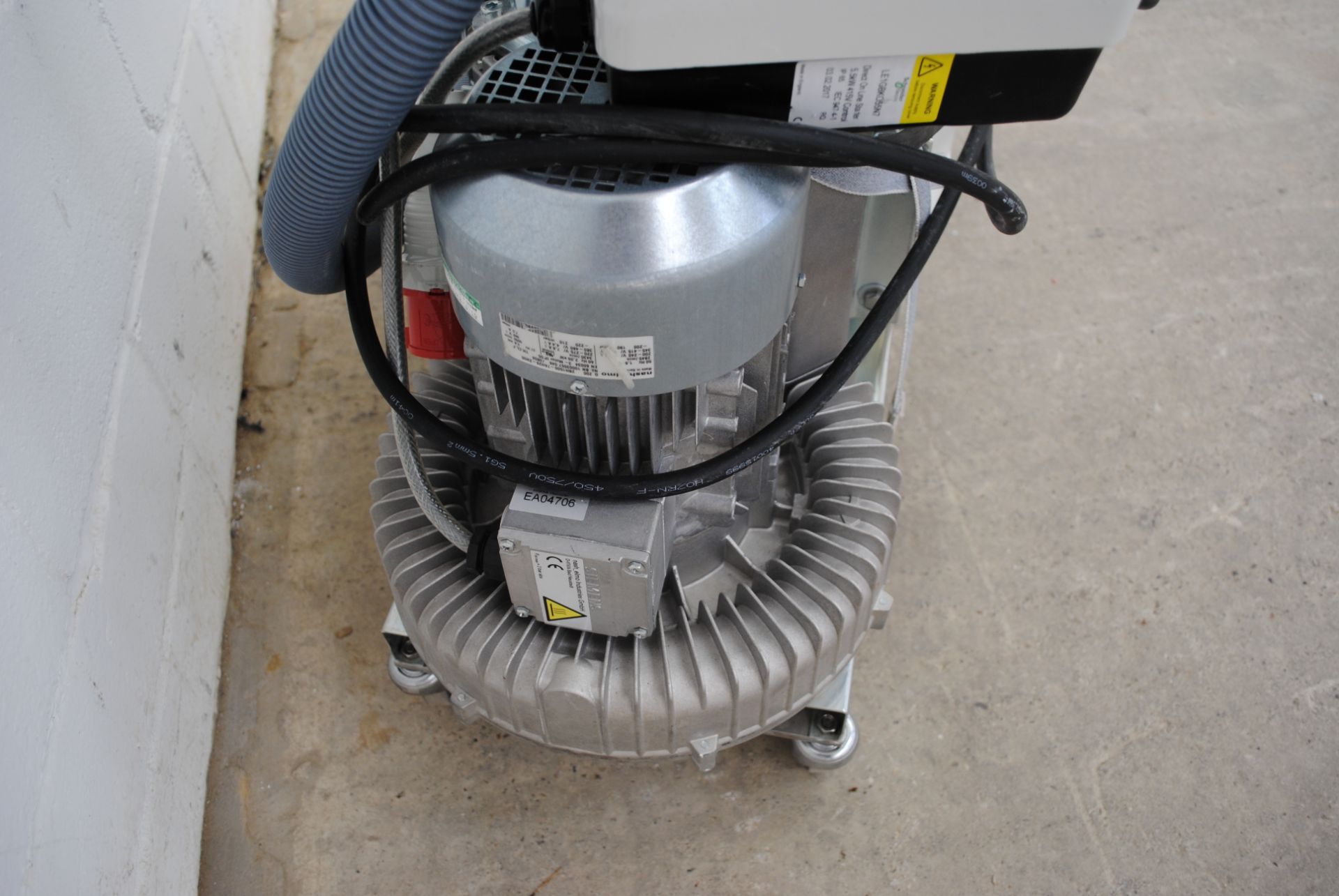 CFM Zooca Model - 5036 Industrial Vacuum With Nash Elmo G200-2BH1500-7AH26-2N00 Pump Vacuum Pump - Image 4 of 5