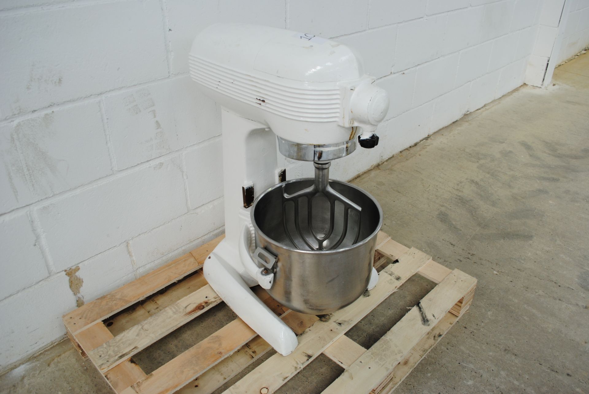 Swallow Enginering Planetary Dough Three speed Electric Mixer With Mixing Bowl & Mixing Attachment - Image 3 of 5