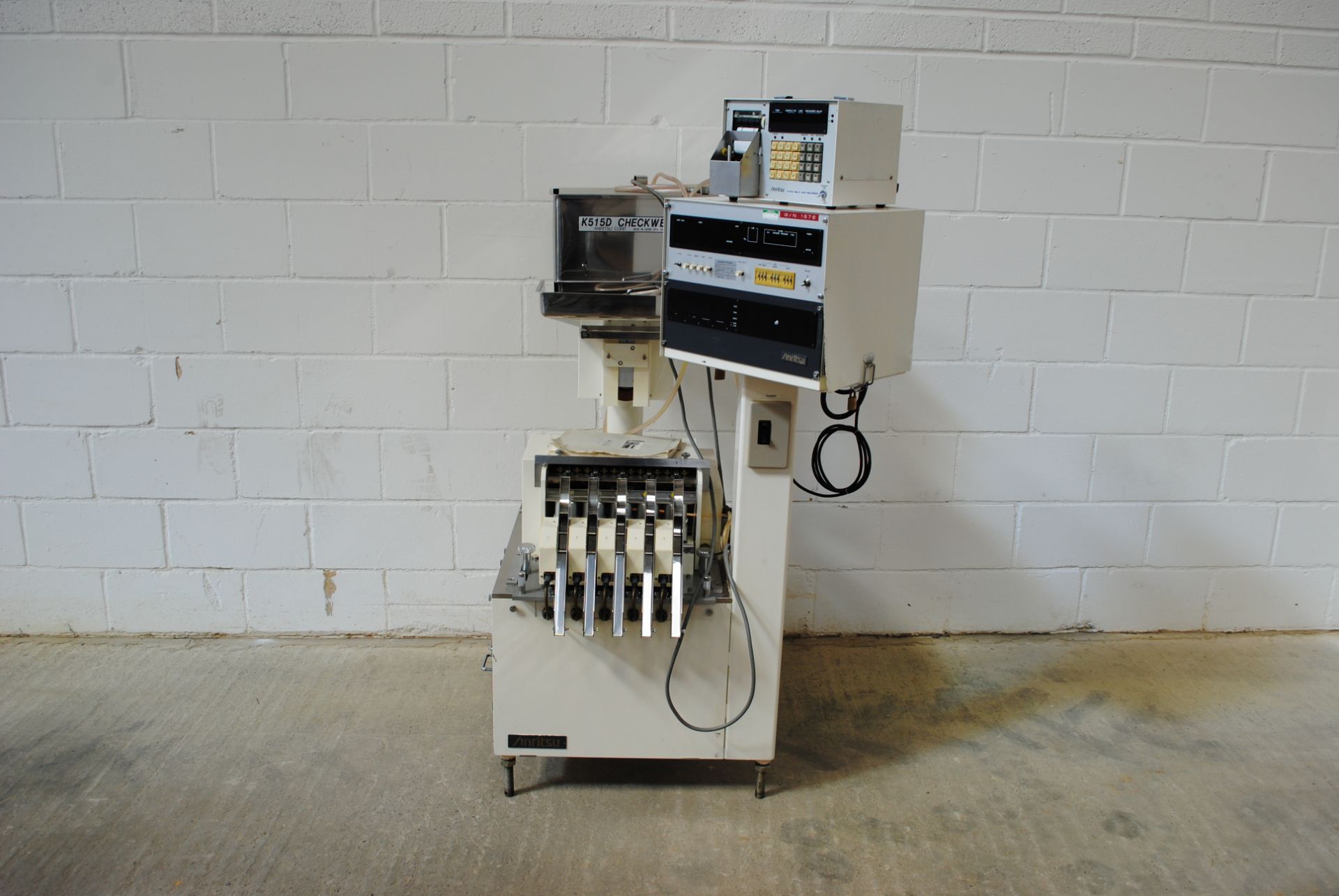 Aniritsu Capsule / Tablet Checkweigher Model: K51 5D with K261d Data Recorder S/N:A306 Year: 21/2/