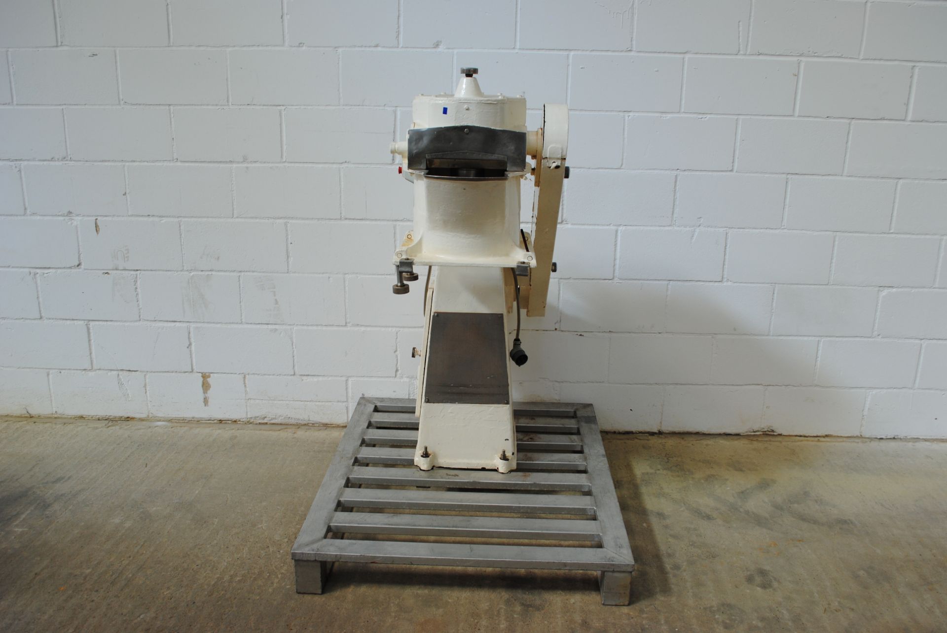 J.G Jackson & Crockatt Ltd Granulator Model: JA0RM Patent: 523224 12433/46 Order: J 4517 Machine: