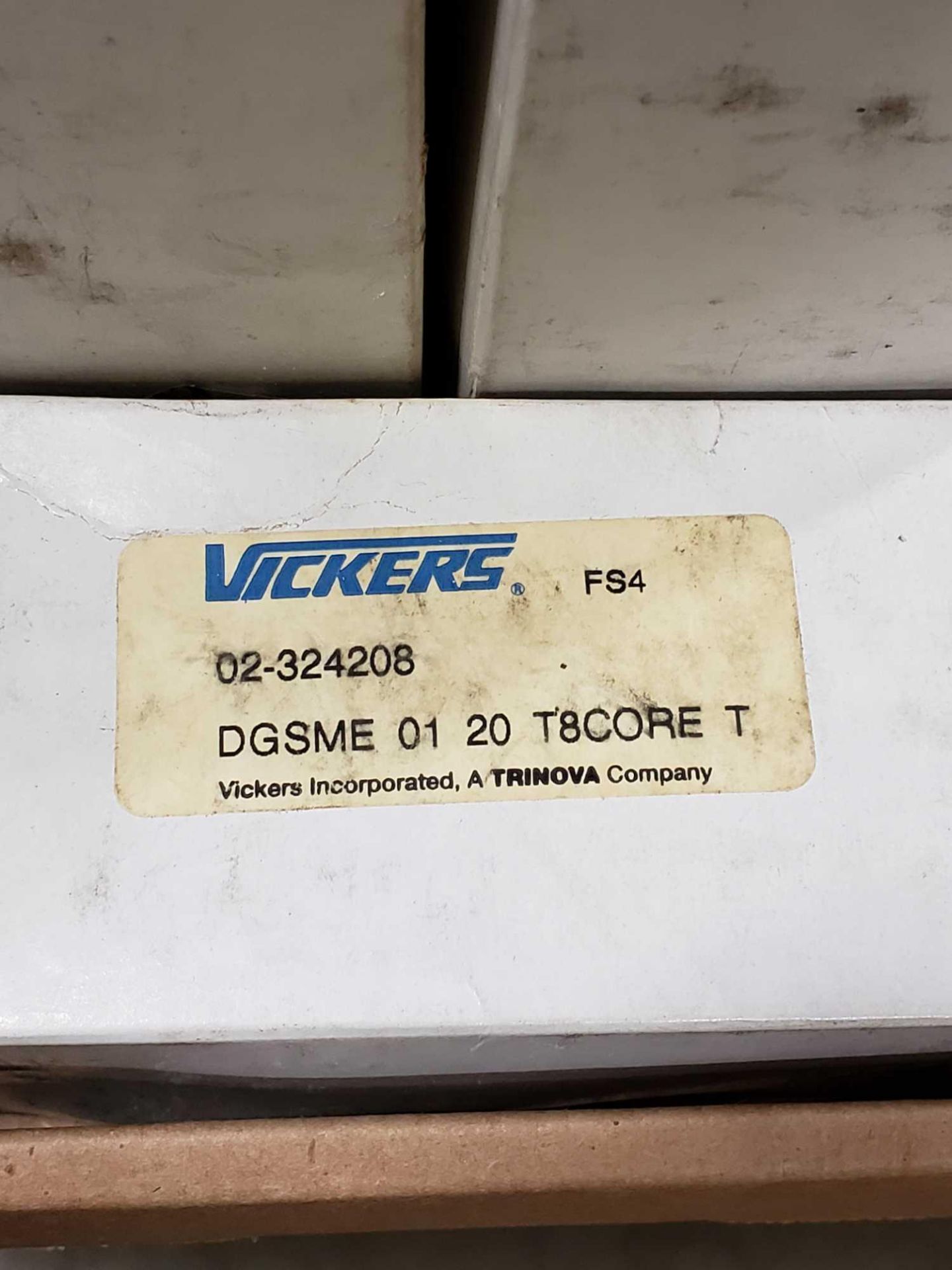 Qty 5 - Vickers core tube part number 2324208 for model DGSME-01-20-T8 plate. New in box. - Image 3 of 3