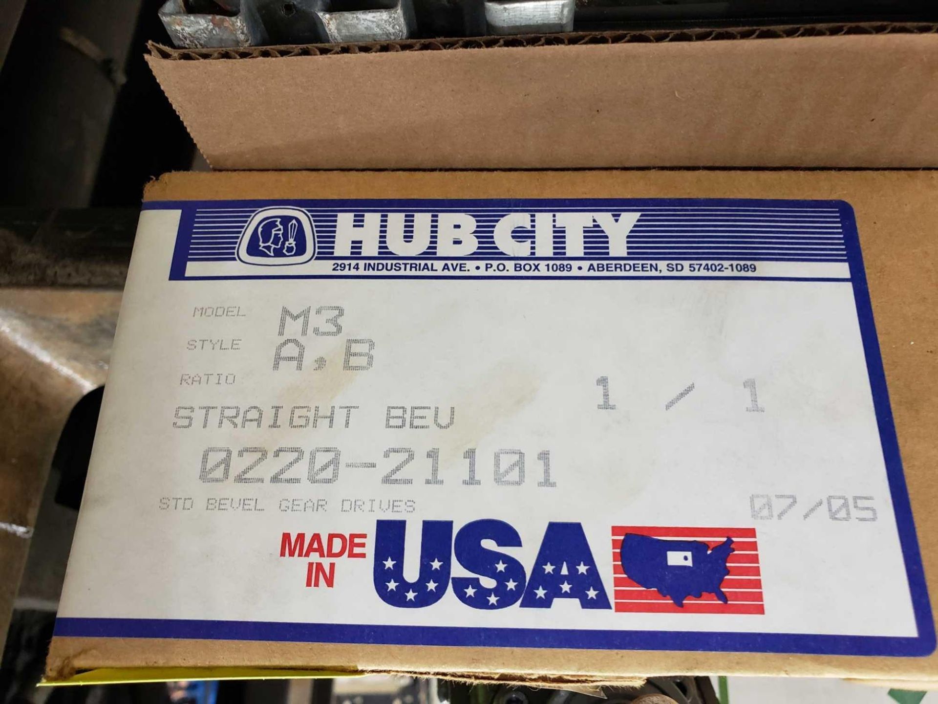Hub City gear box speed reducer model M3, ratio 1/1, style A,B. New in box. - Image 3 of 3