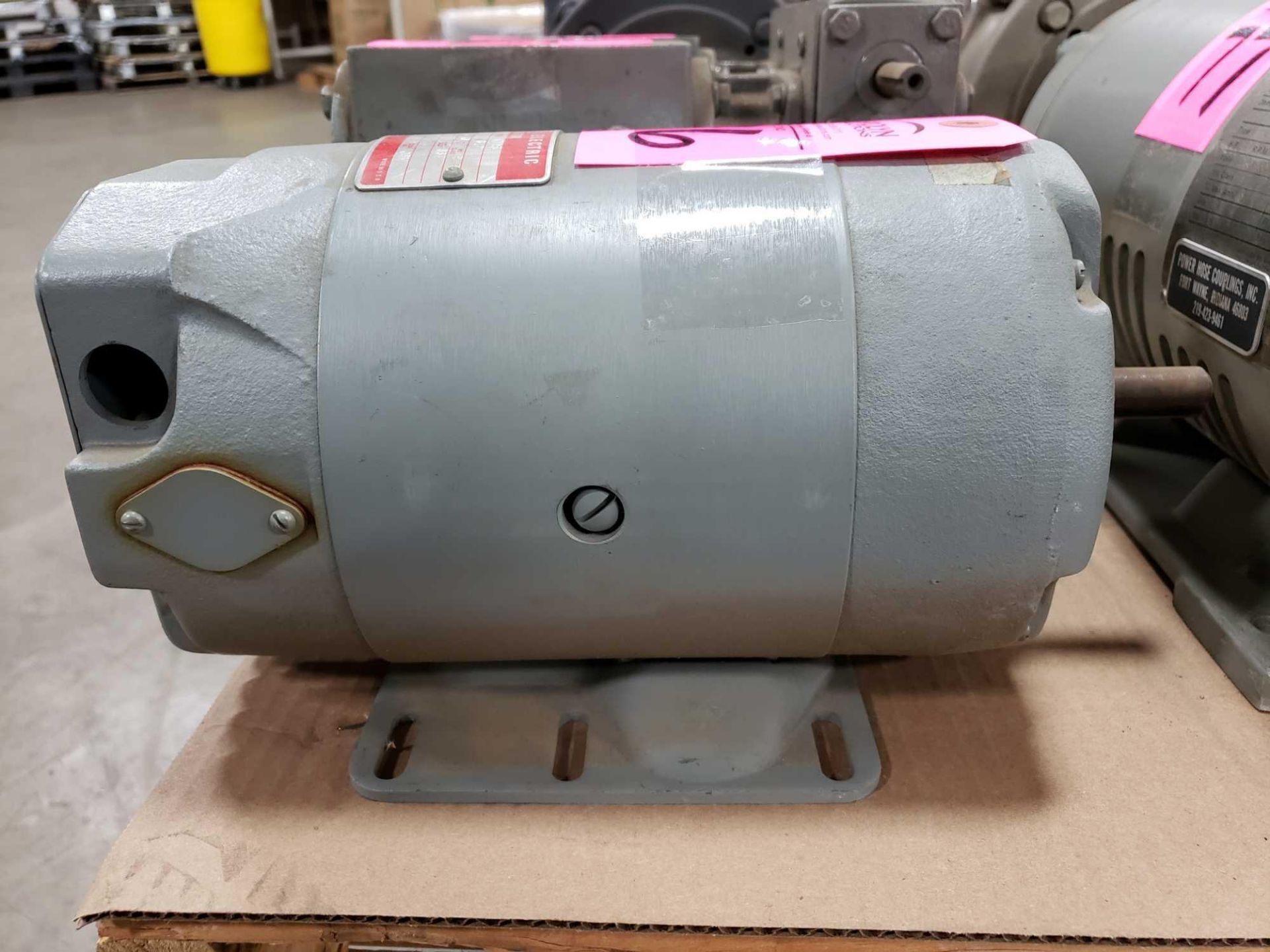 3/4hp GE DC motor model 5BC-J56-KA-7A, 115v, 1725rpm. New with shelf wear. - Image 3 of 3