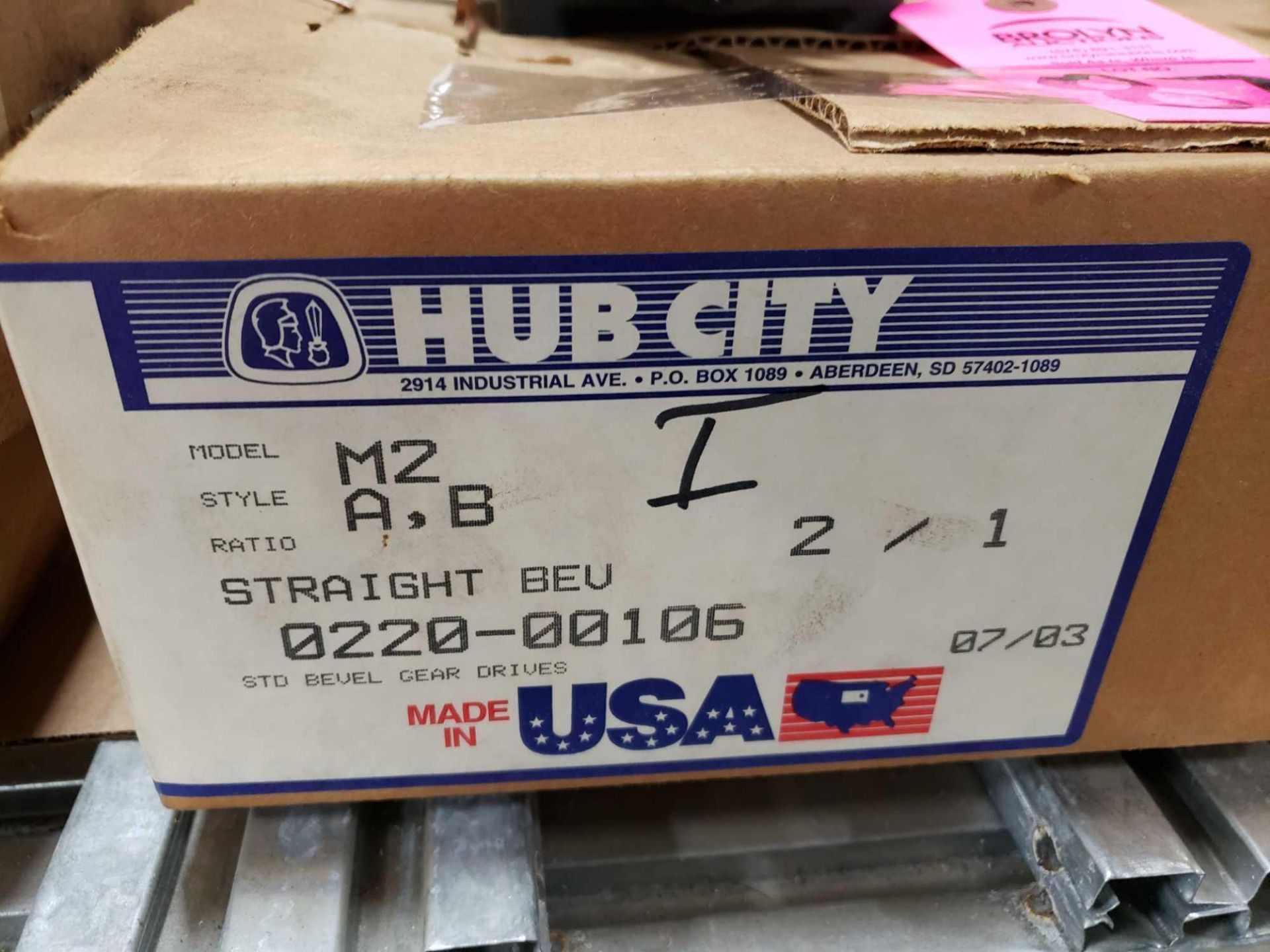 Hub City gear box speed reducer model M2, ratio 2/1, style DE. New in box. - Image 4 of 4