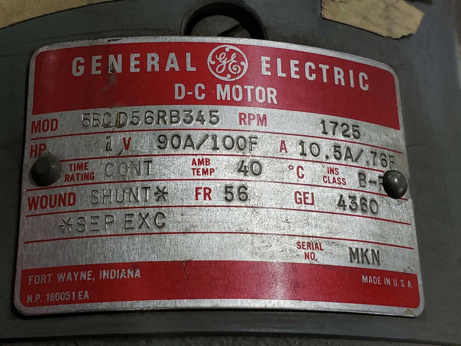 1hp GE DC motor model 5BCD56RB345, 90A/100F vdc, 1725rpm, 56 frame. Appears new with shelf wear. - Image 2 of 3