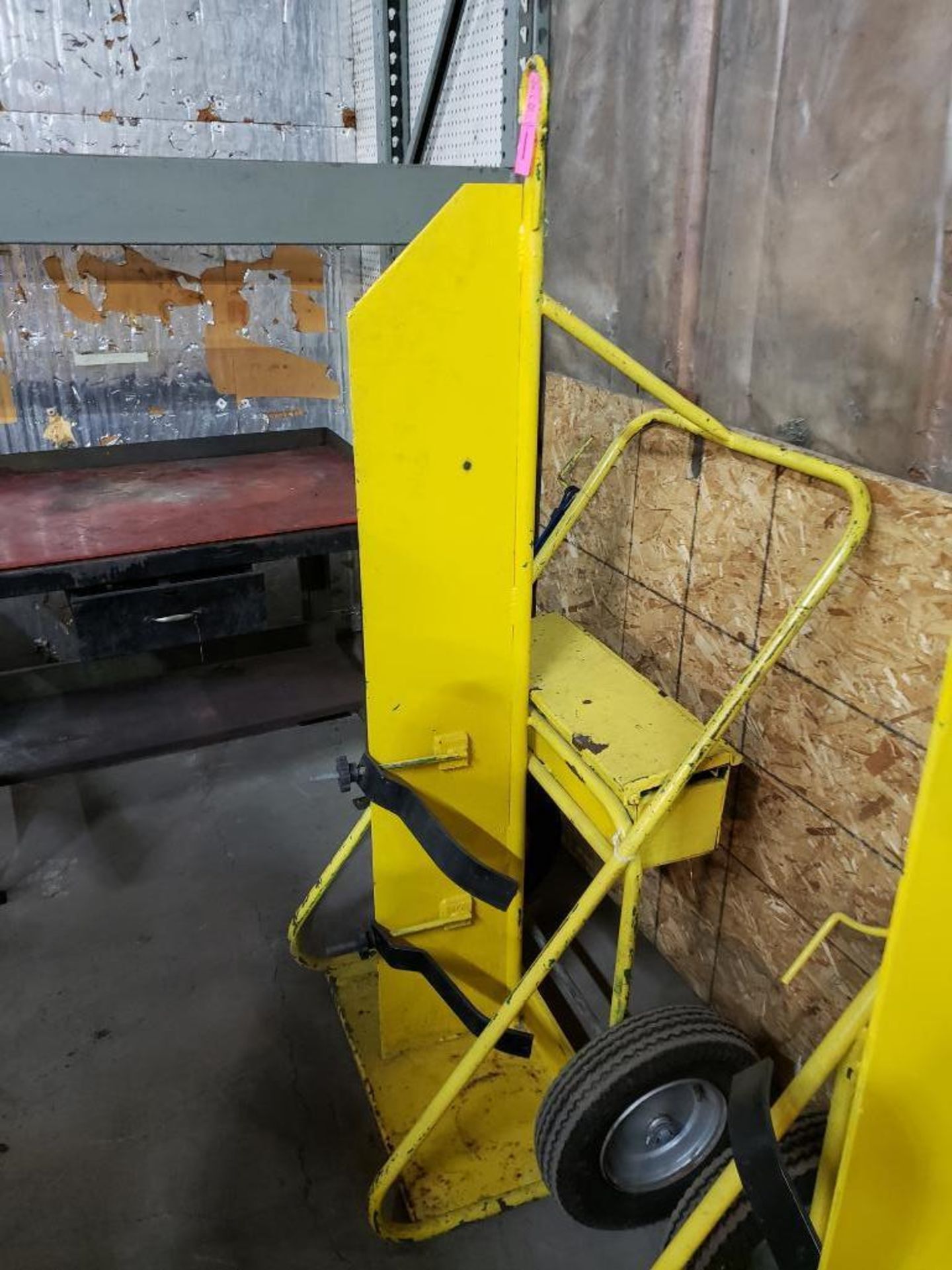 Heavy duty factory torch cart with pneumatic tires. - Image 2 of 3