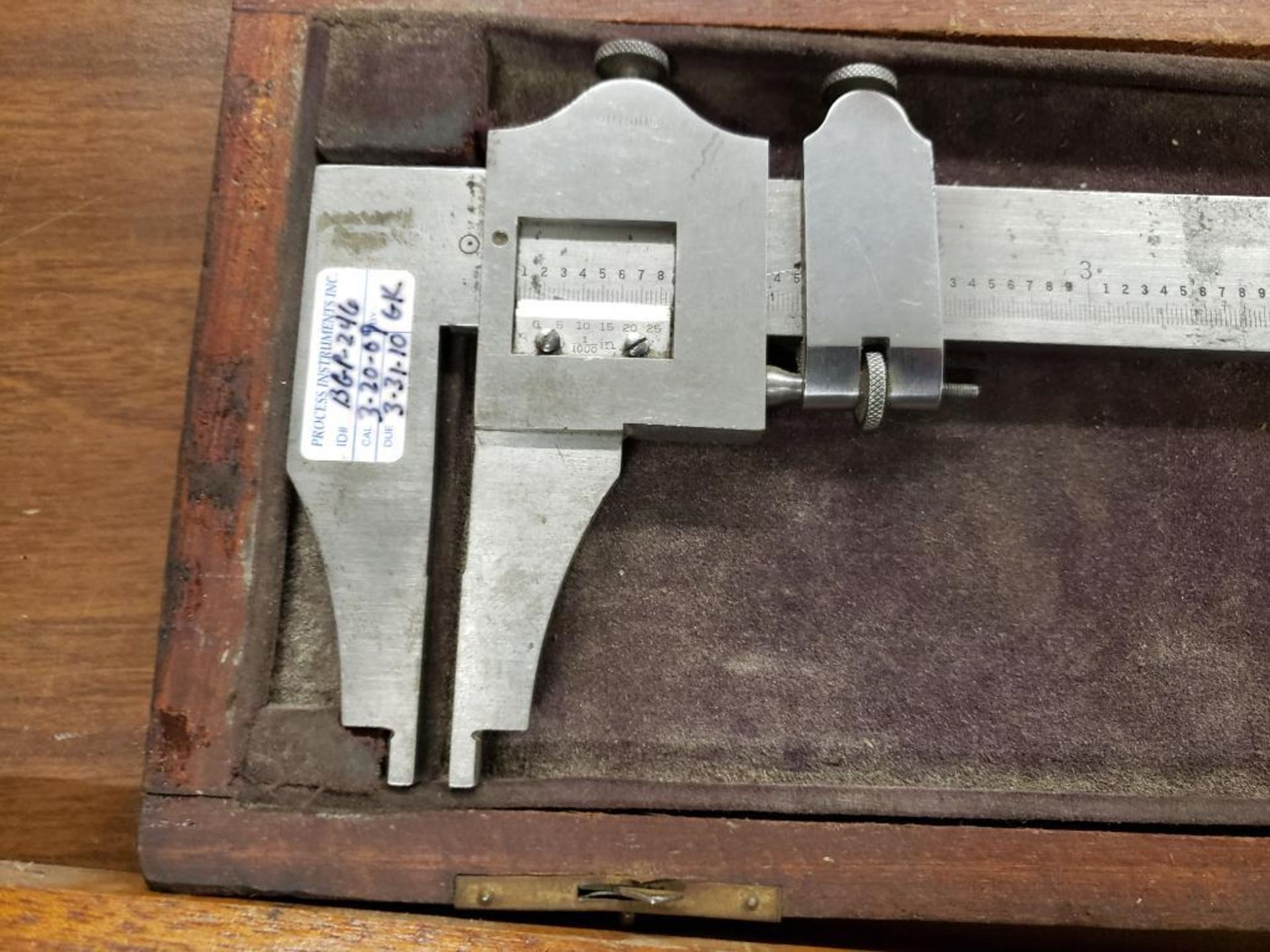 Brown and Sharpe Model 570, 12" caliper. - Image 4 of 4