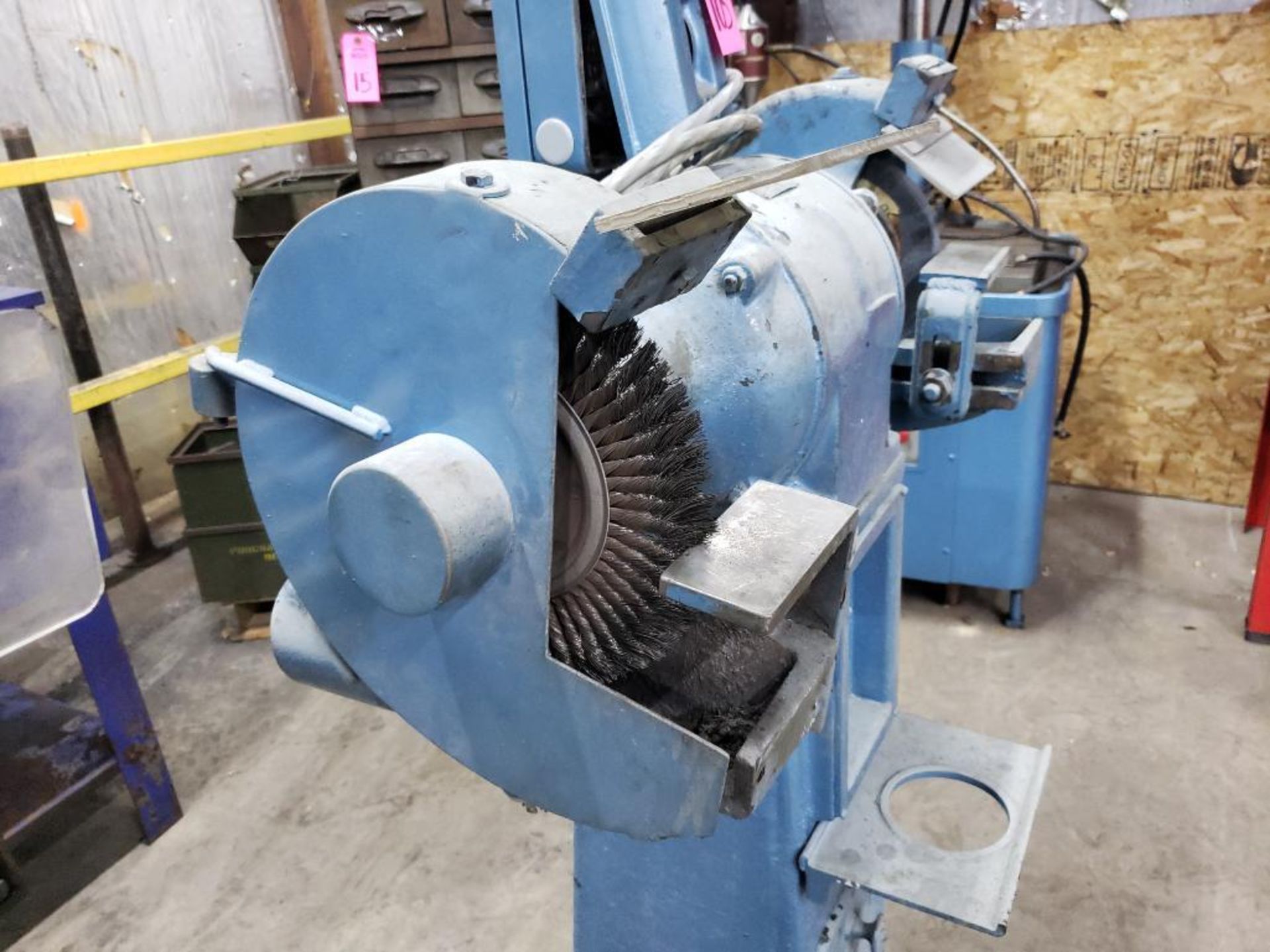 Hisey Wolf Machine Co double end grinder. - Image 4 of 6