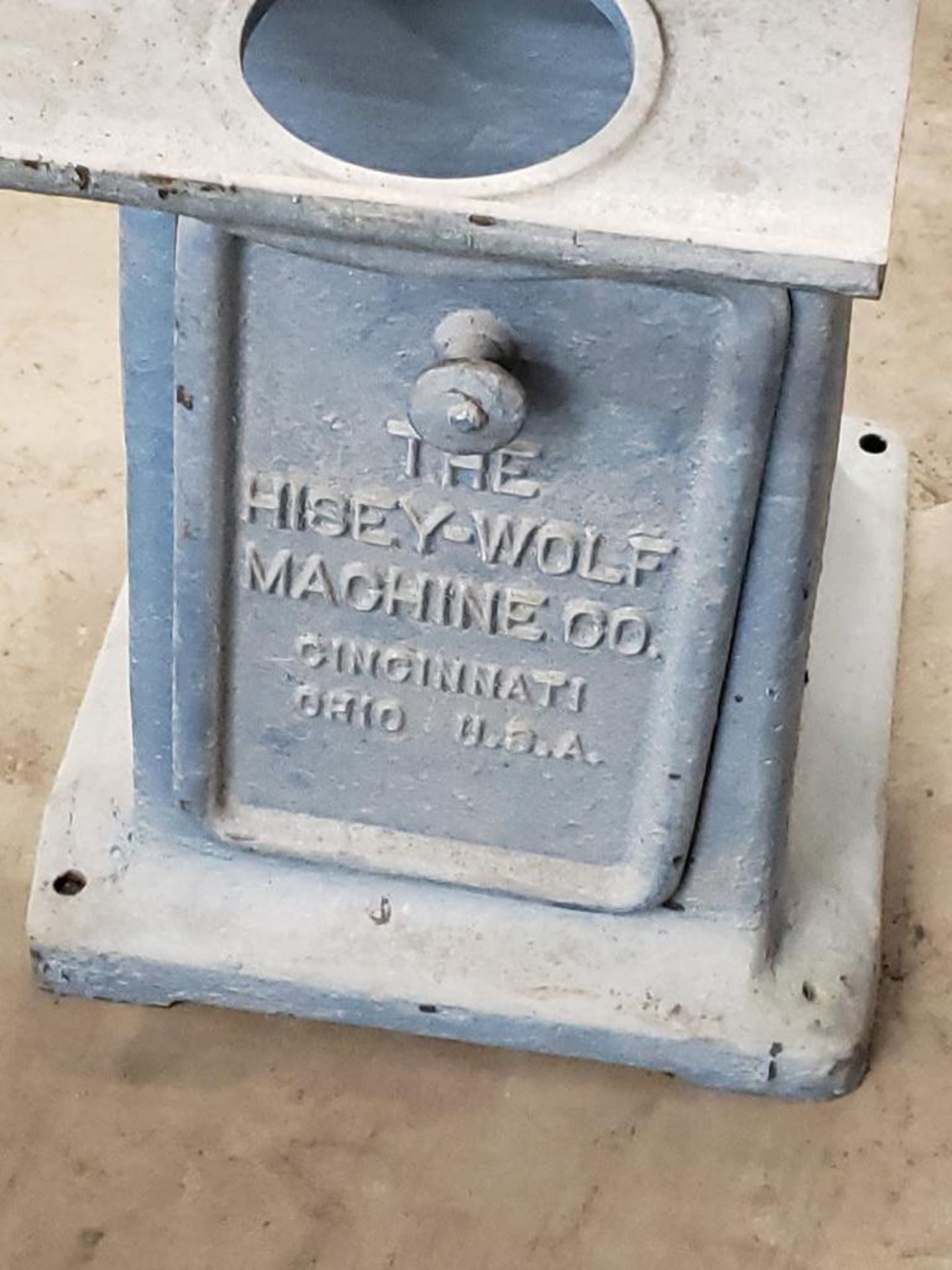 Hisey Wolf Machine Co double end grinder. - Image 2 of 6