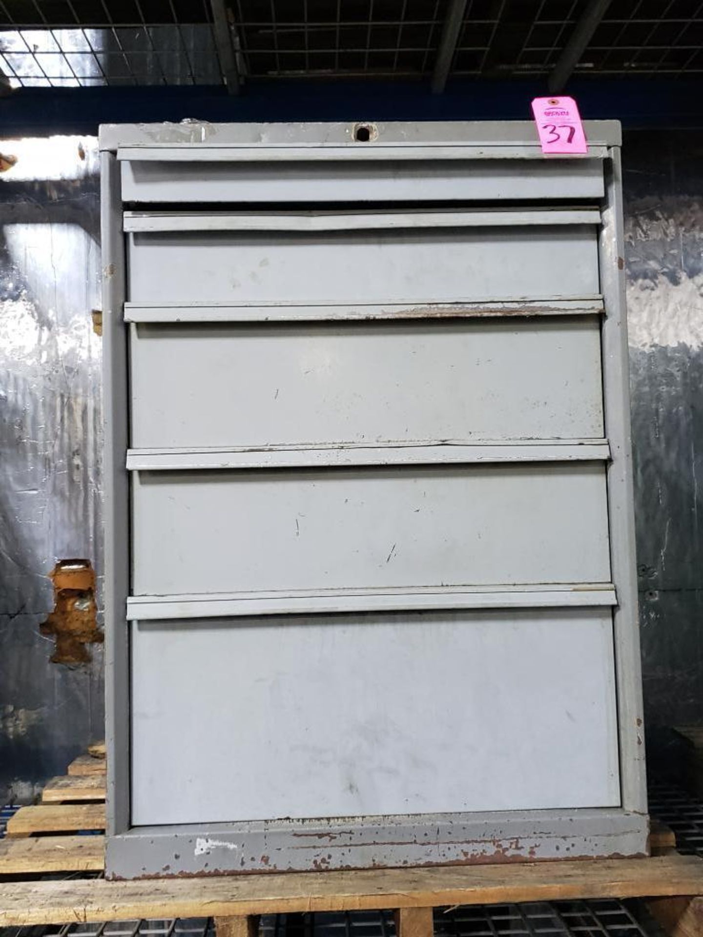 5 drawer Tool cabinet. Overall dimensions 39.5Tx28Wx29D.