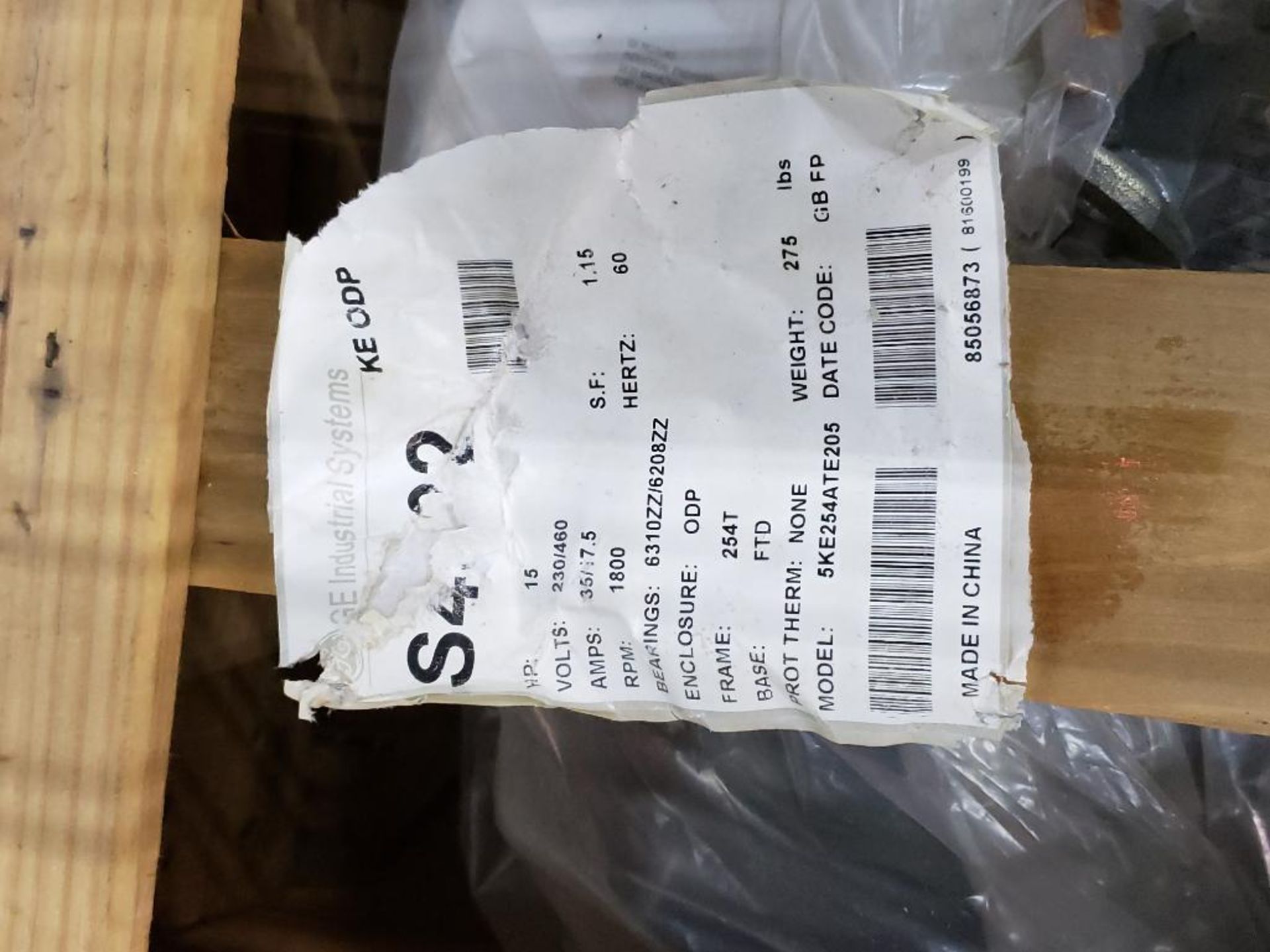 15hp GE motor model 5KE254ATE205, 3 phase 230/460v, 1800rpm, 254T frame. New in crate. - Bild 2 aus 2