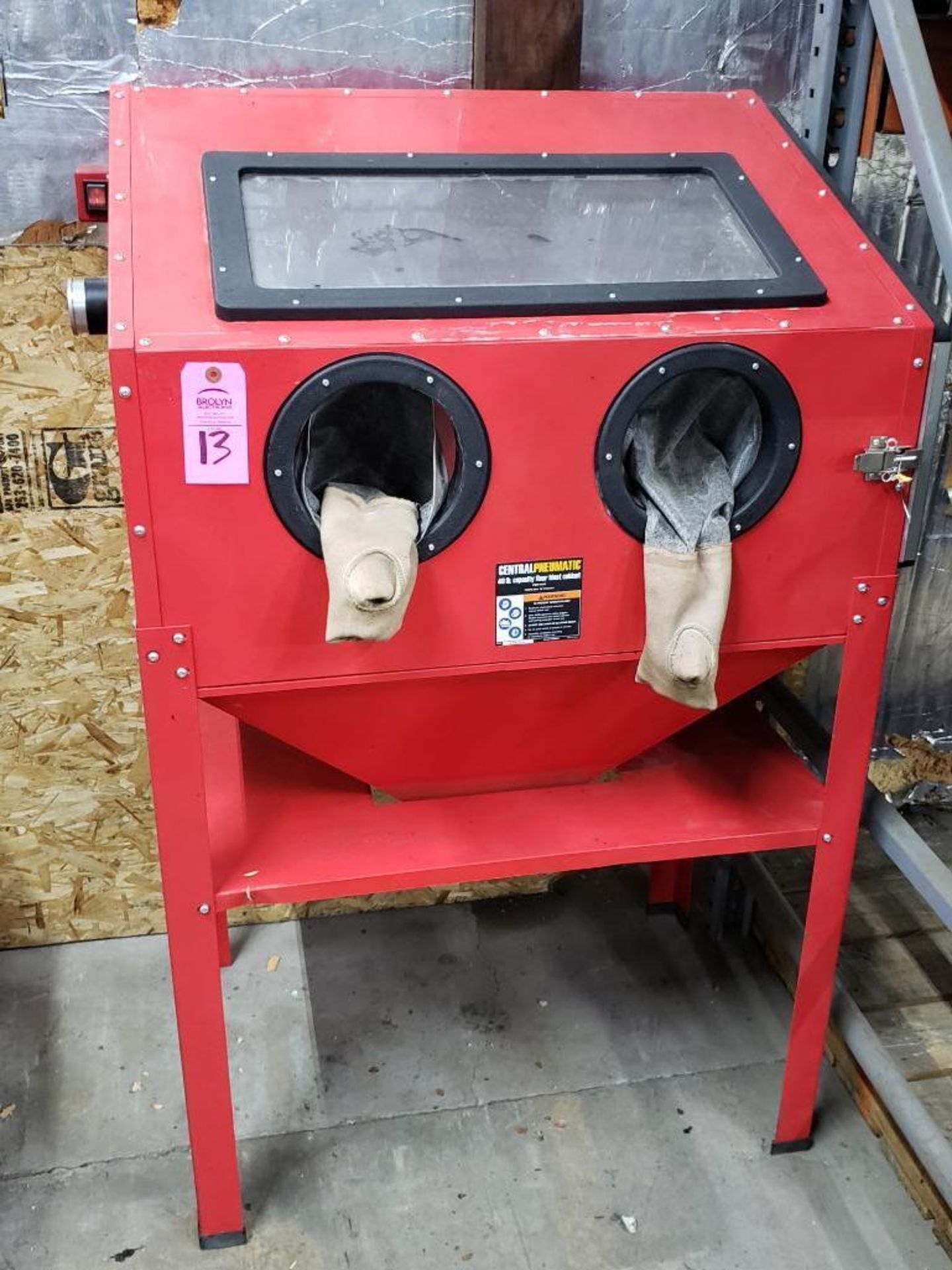 Central Pneumatic 40lb capacity floor sand blasting cabinet.