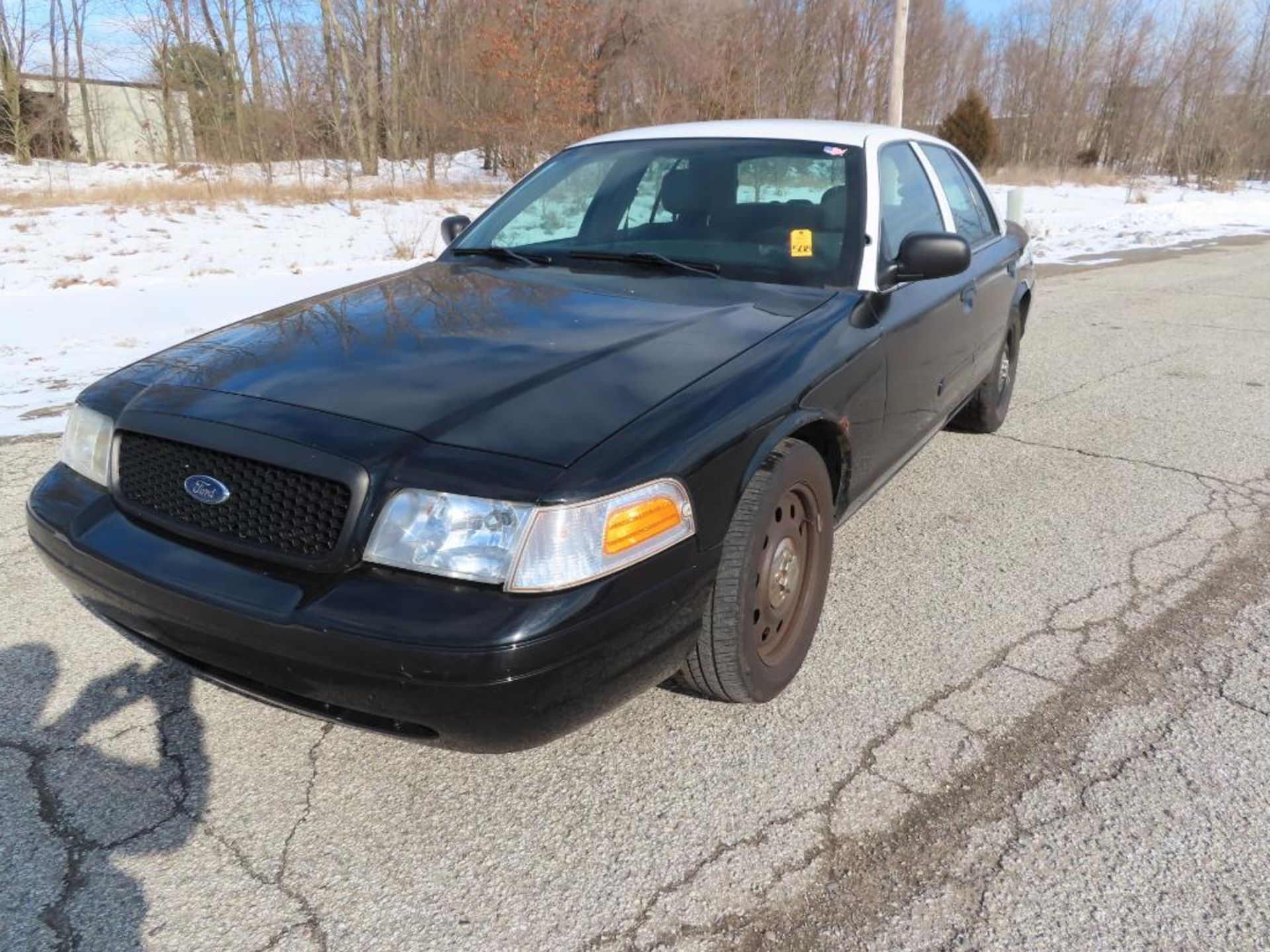 2008 Ford Crown Victoria Police Car. 107,884 miles. VIN 2FAFP71V98X176735.