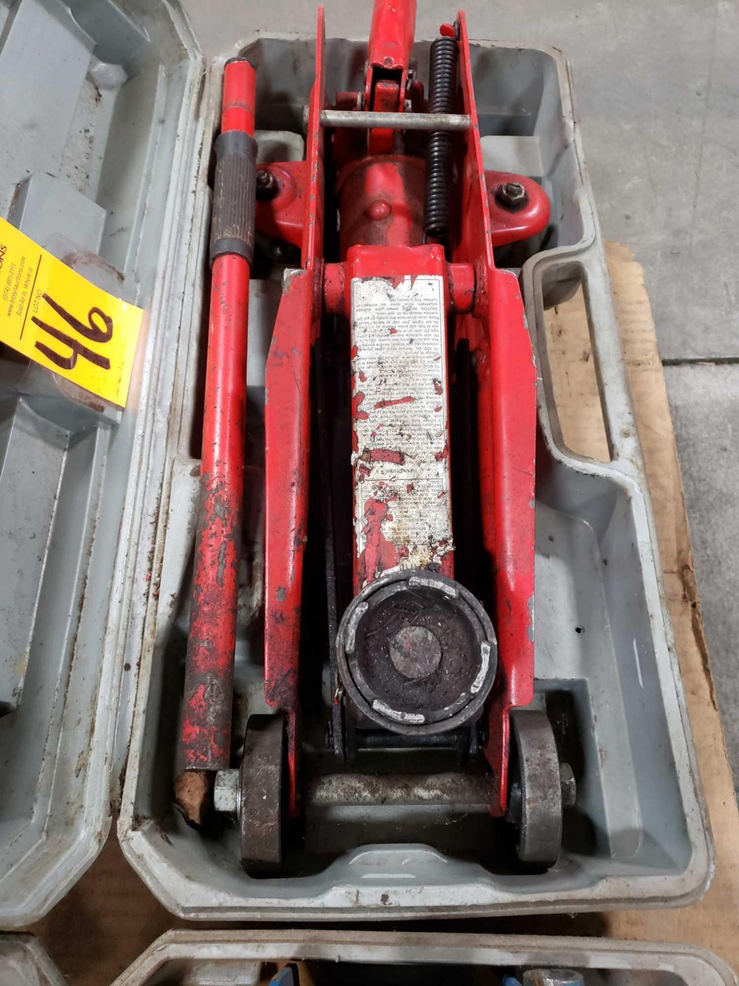 Floor jack with case. - Image 2 of 2