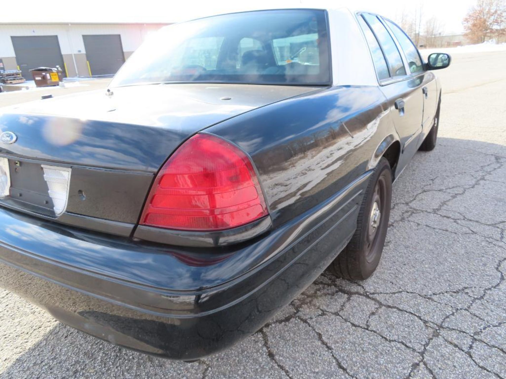 2008 Ford Crown Victoria Police Car. 107,884 miles. VIN 2FAFP71V98X176735. - Image 8 of 22